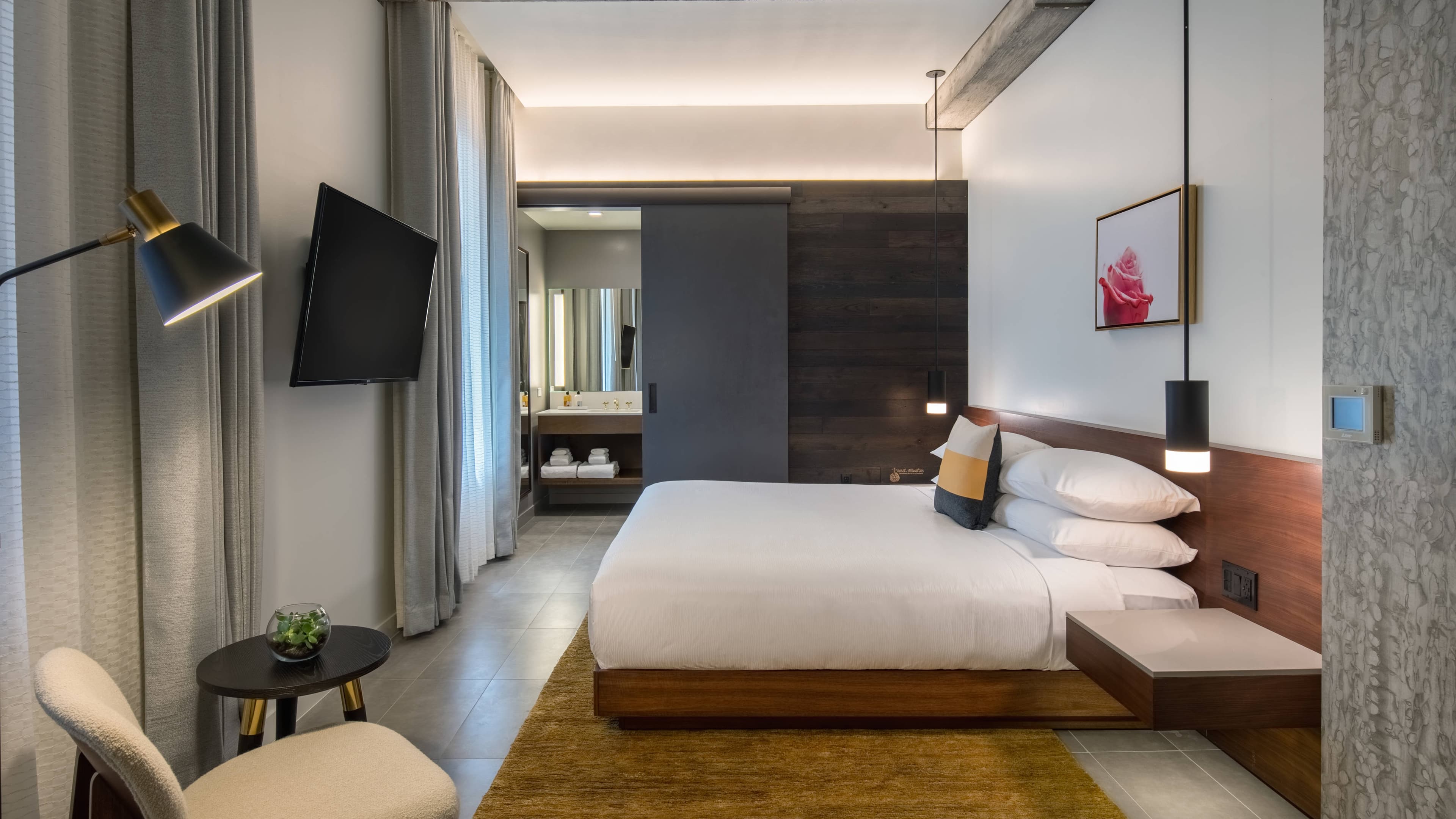 Hi-Lo Hotel, Autograph Collection — 23