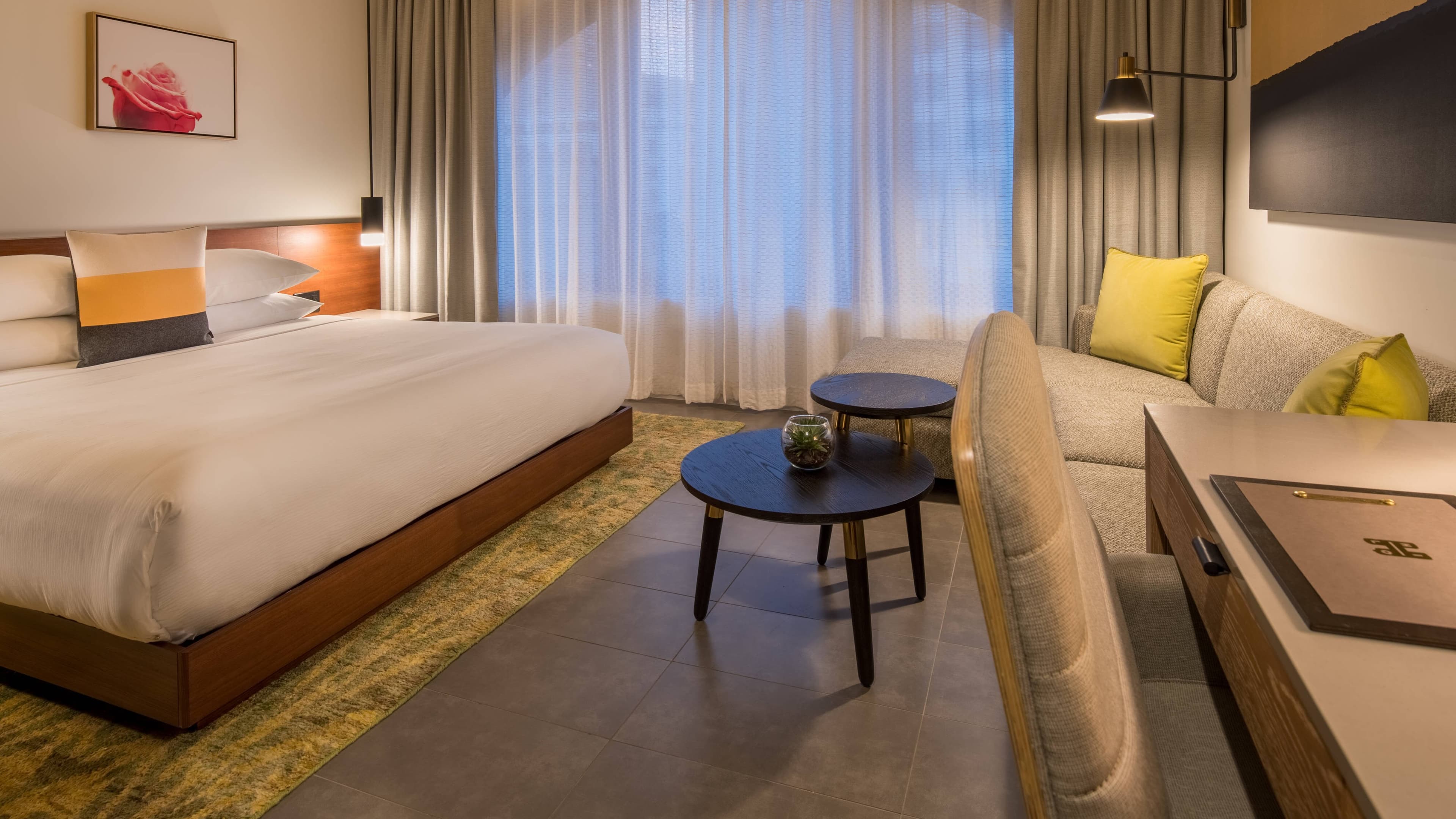 Hi-Lo Hotel, Autograph Collection — 33