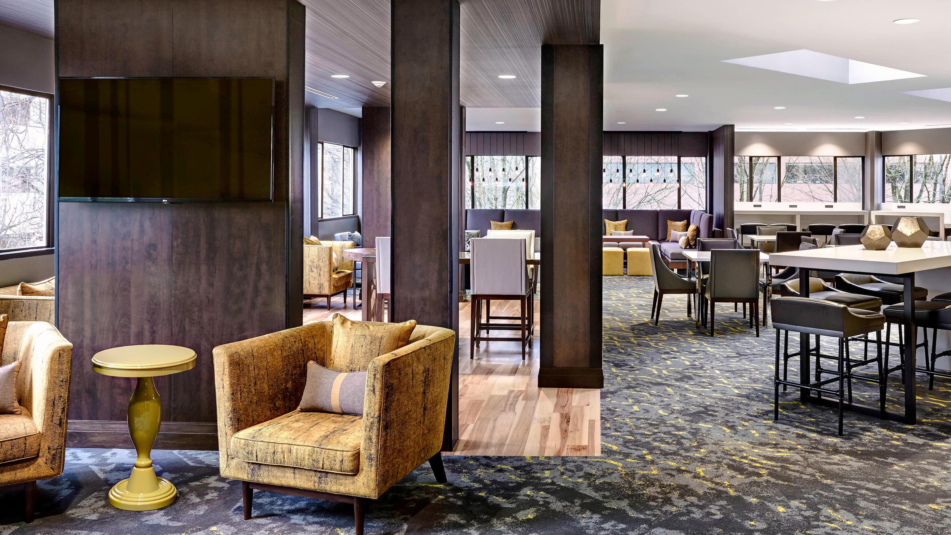 Holiday Inn Express & Suites Portland-Nw Downtown — 7