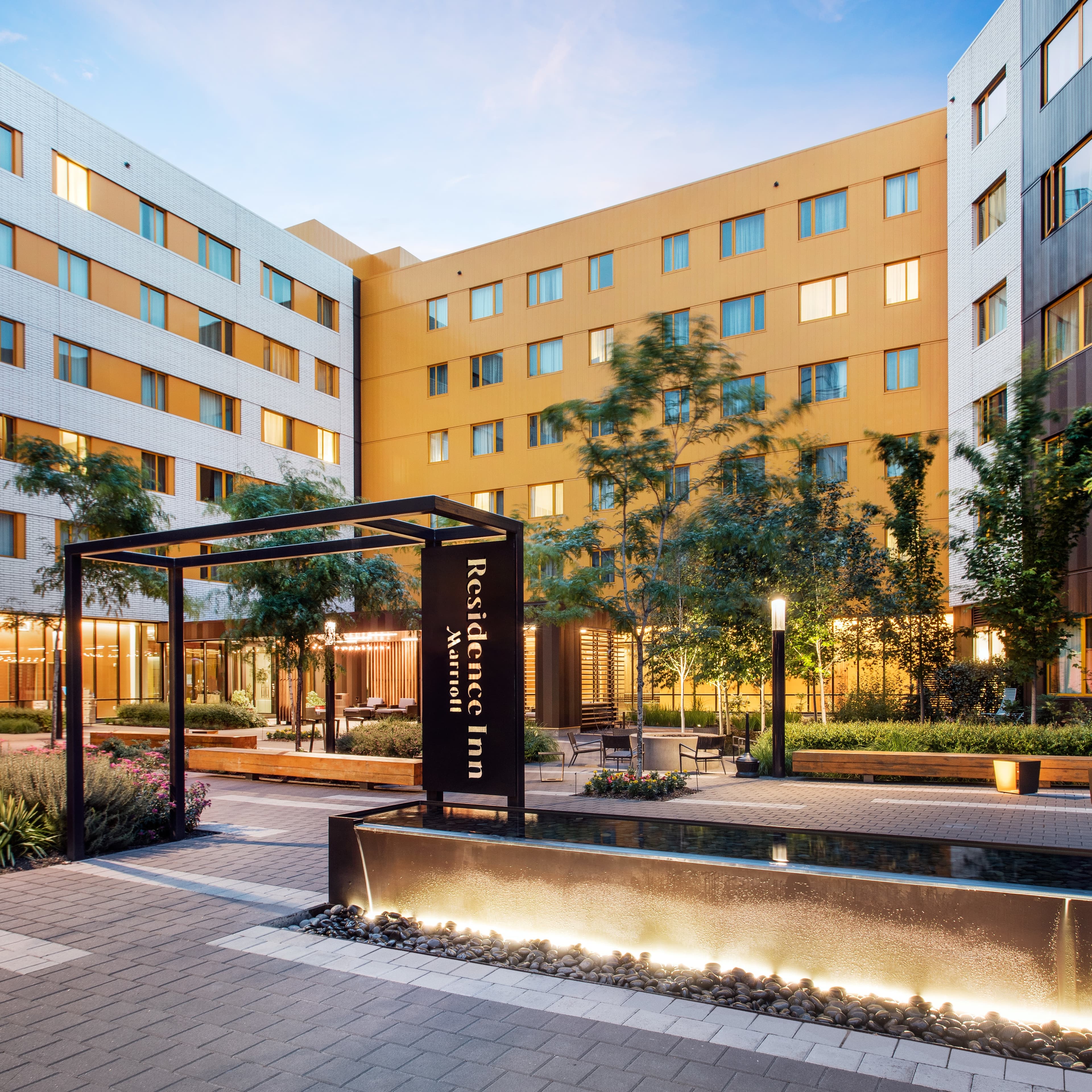 Residence Inn Portland Downtown/Pearl District - Image 1