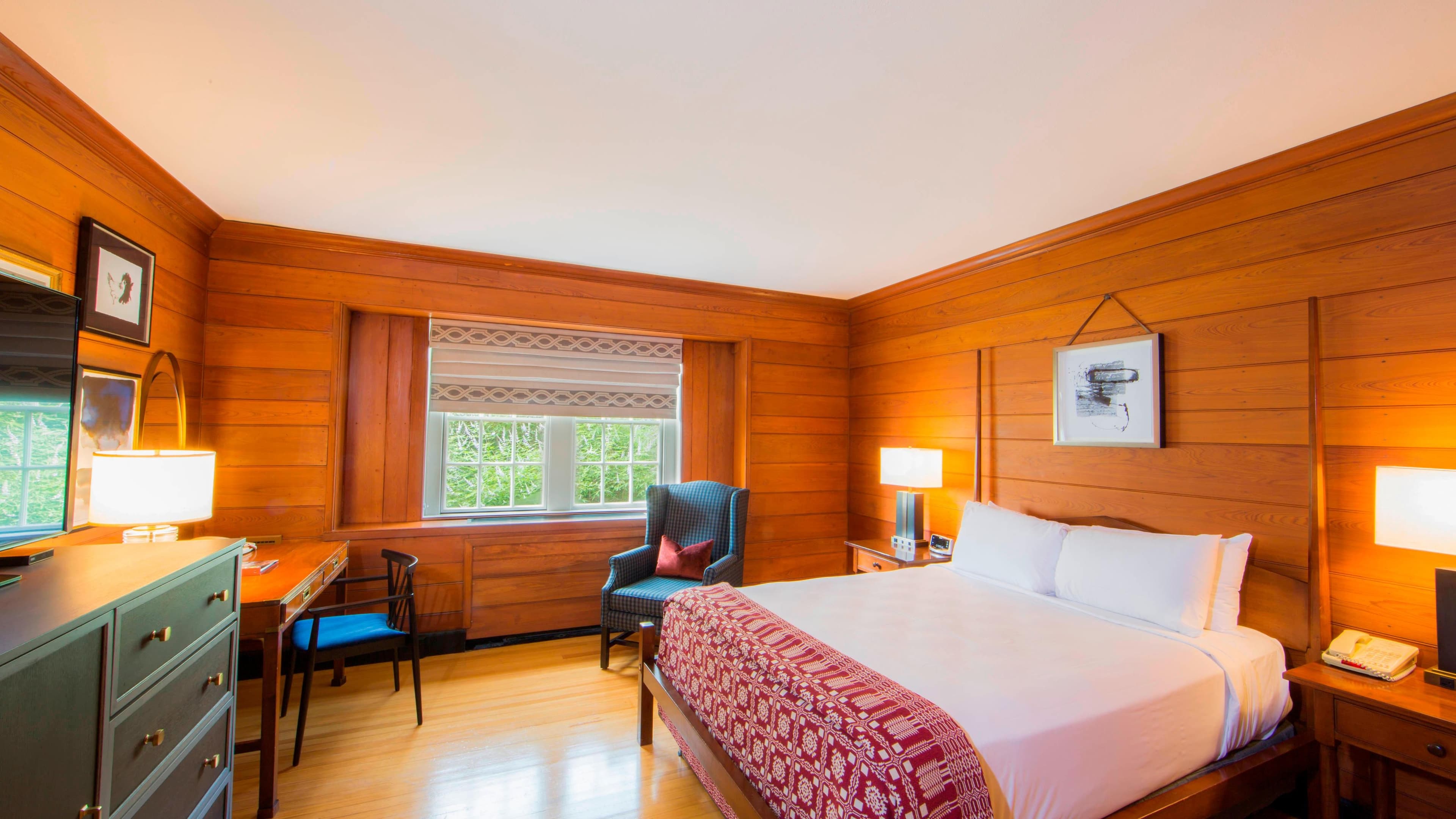Williamsburg Lodge, Autograph Collection — 11