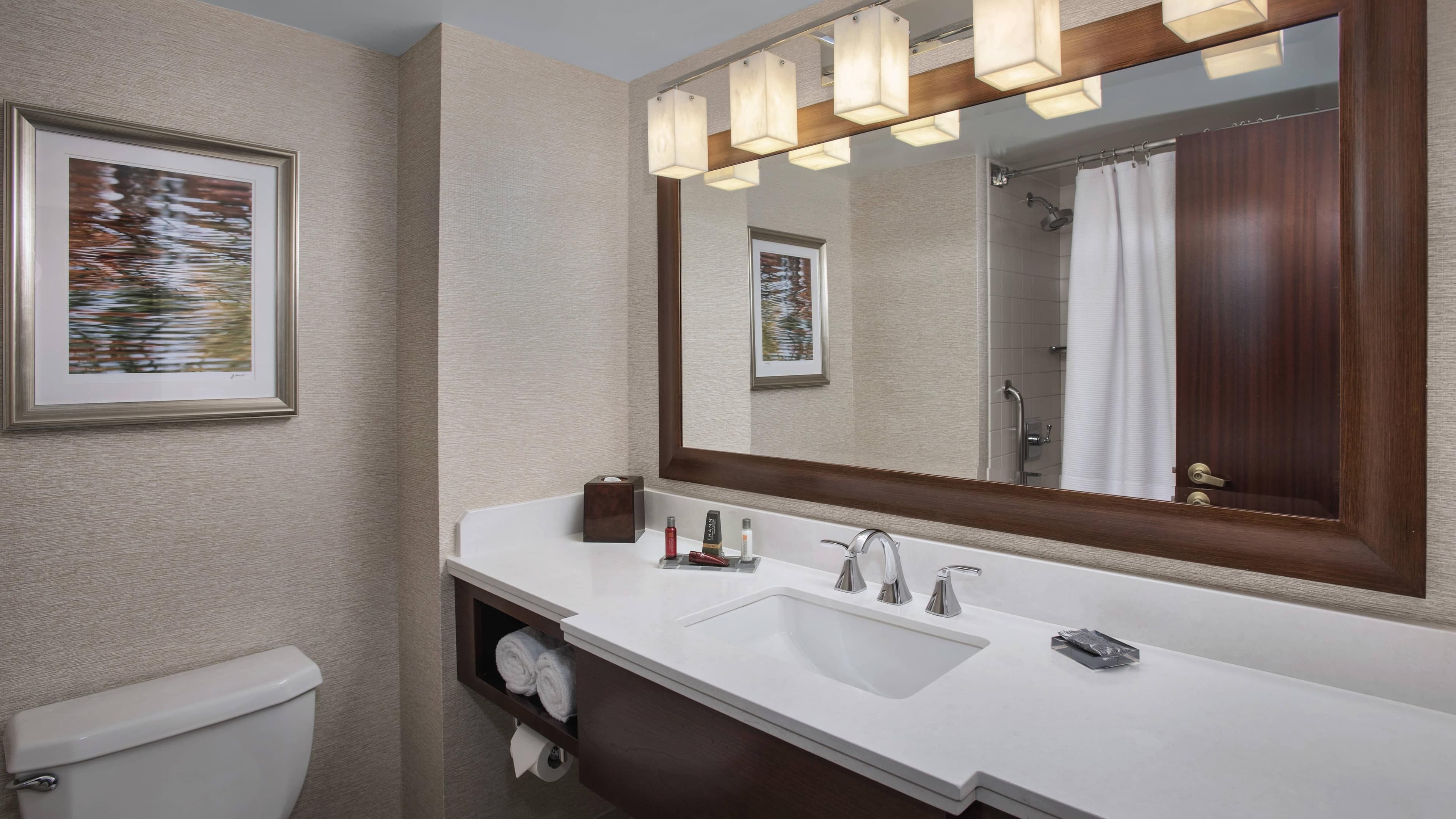 Philadelphia Airport Marriott - Image 5