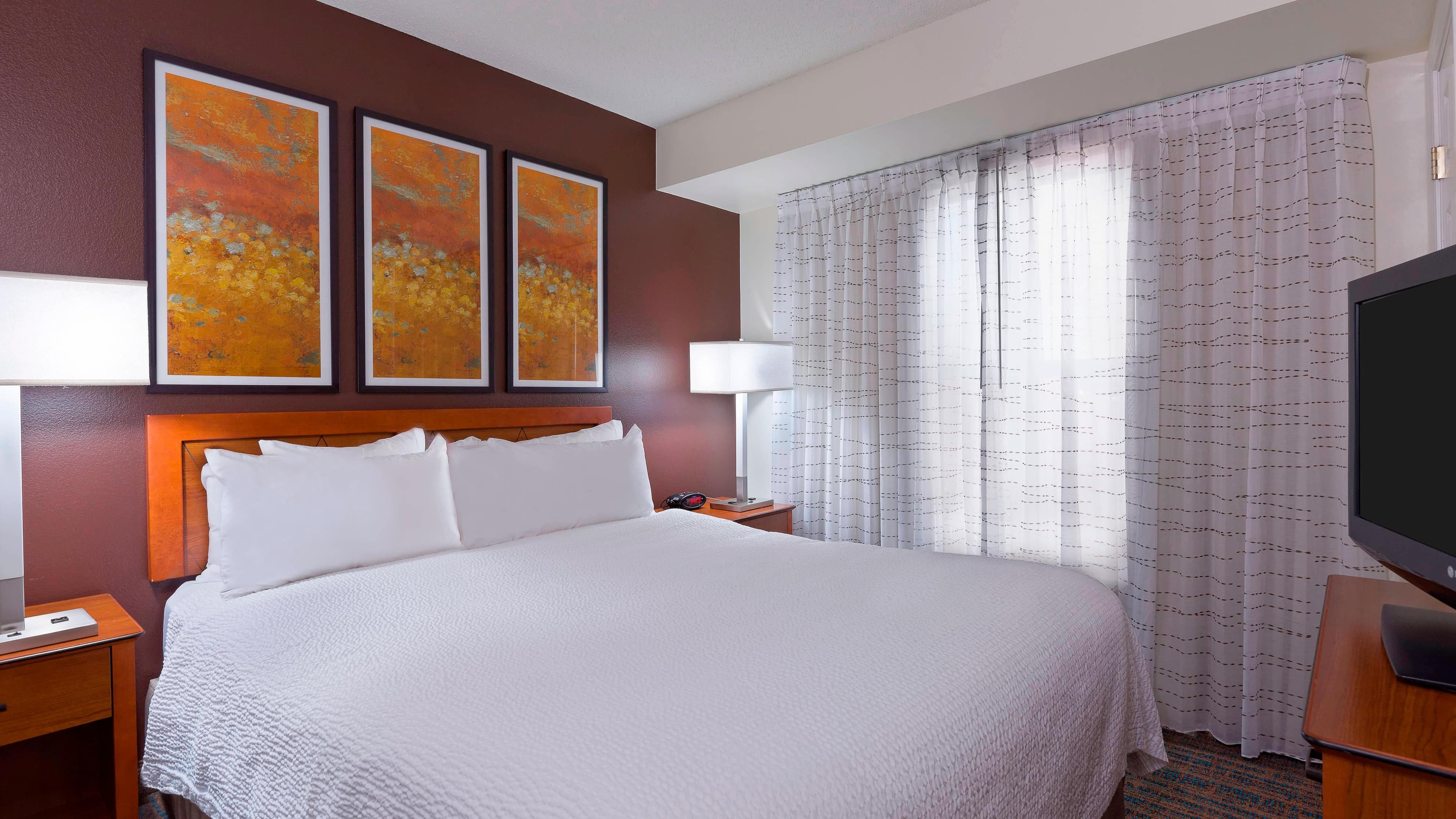 1 Bedroom Suite - Image 2