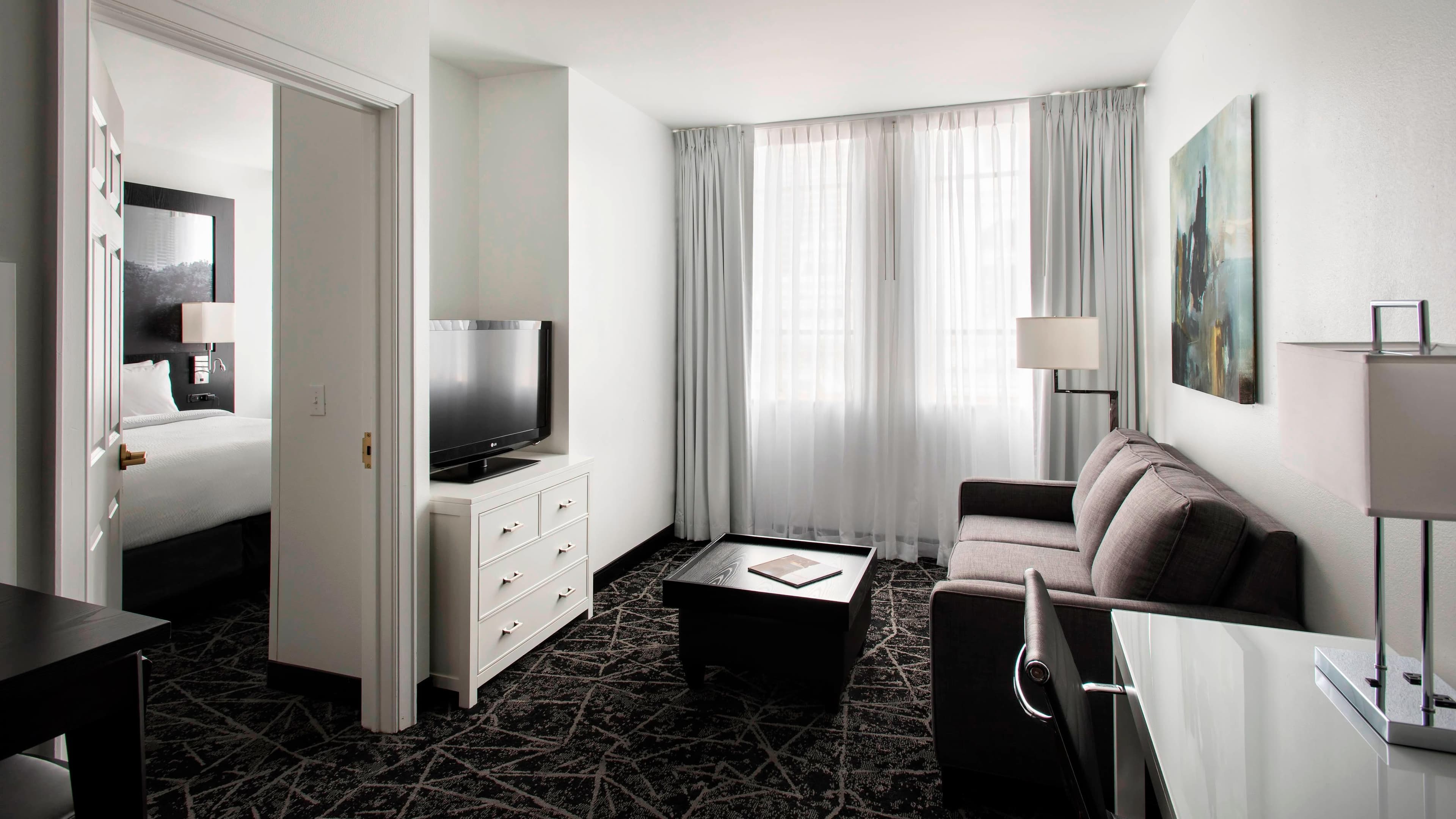 Queen One Bedroom Suite - Image 2