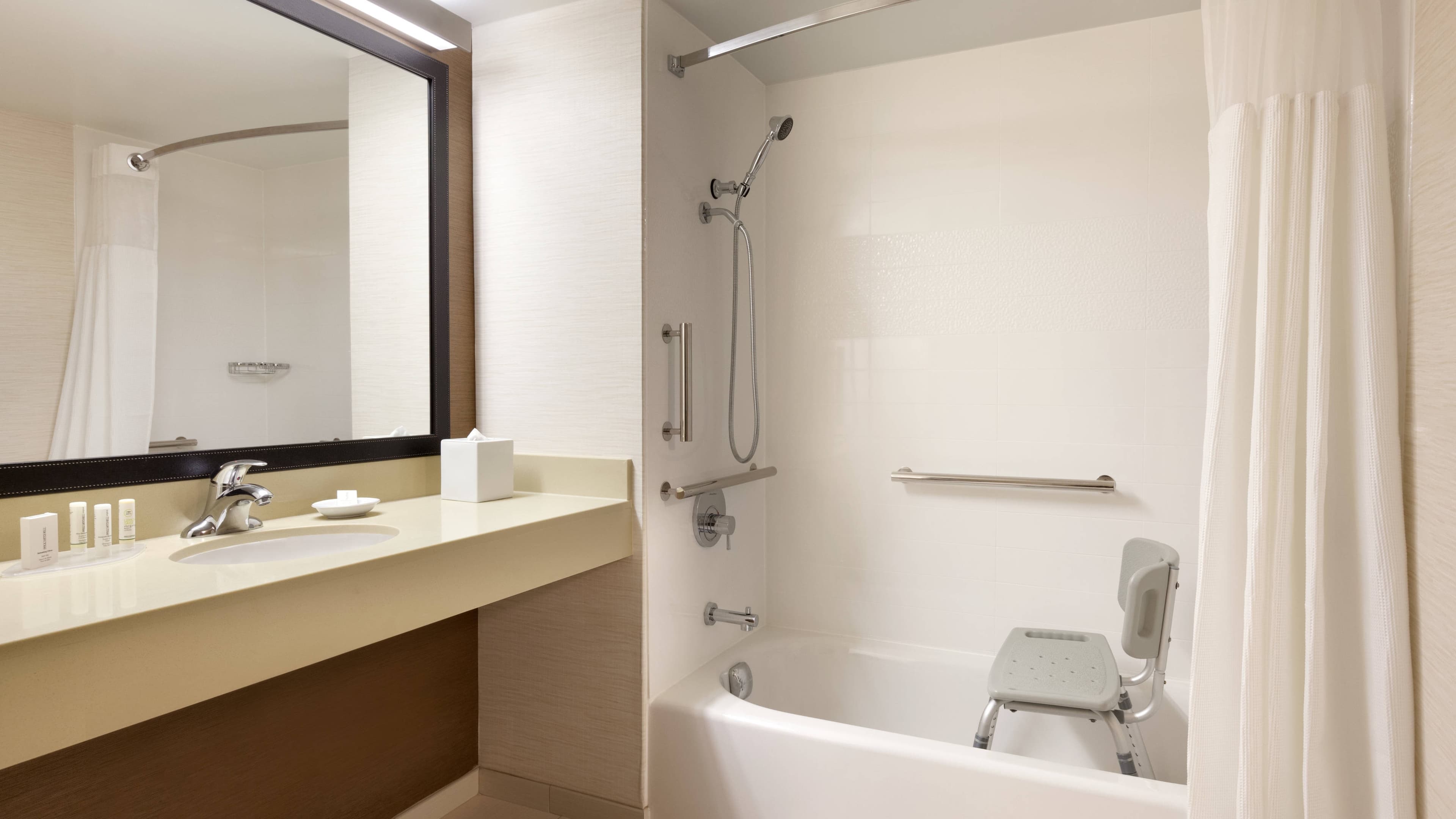 Crowne Plaza Philadelphia - King of Prussia — 10