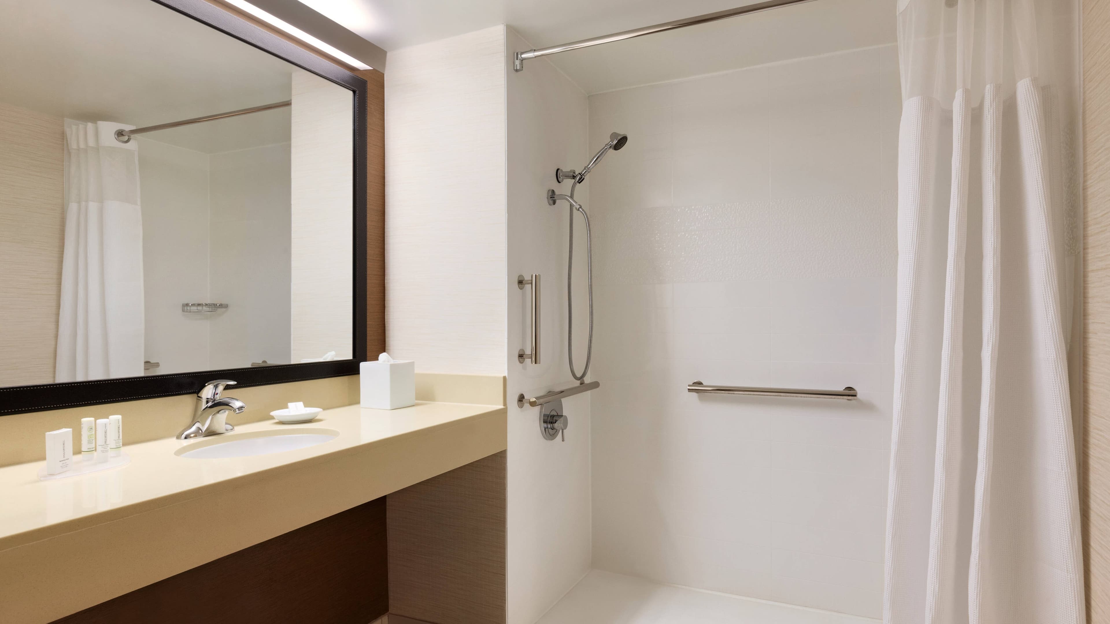 Crowne Plaza Philadelphia - King of Prussia — 11