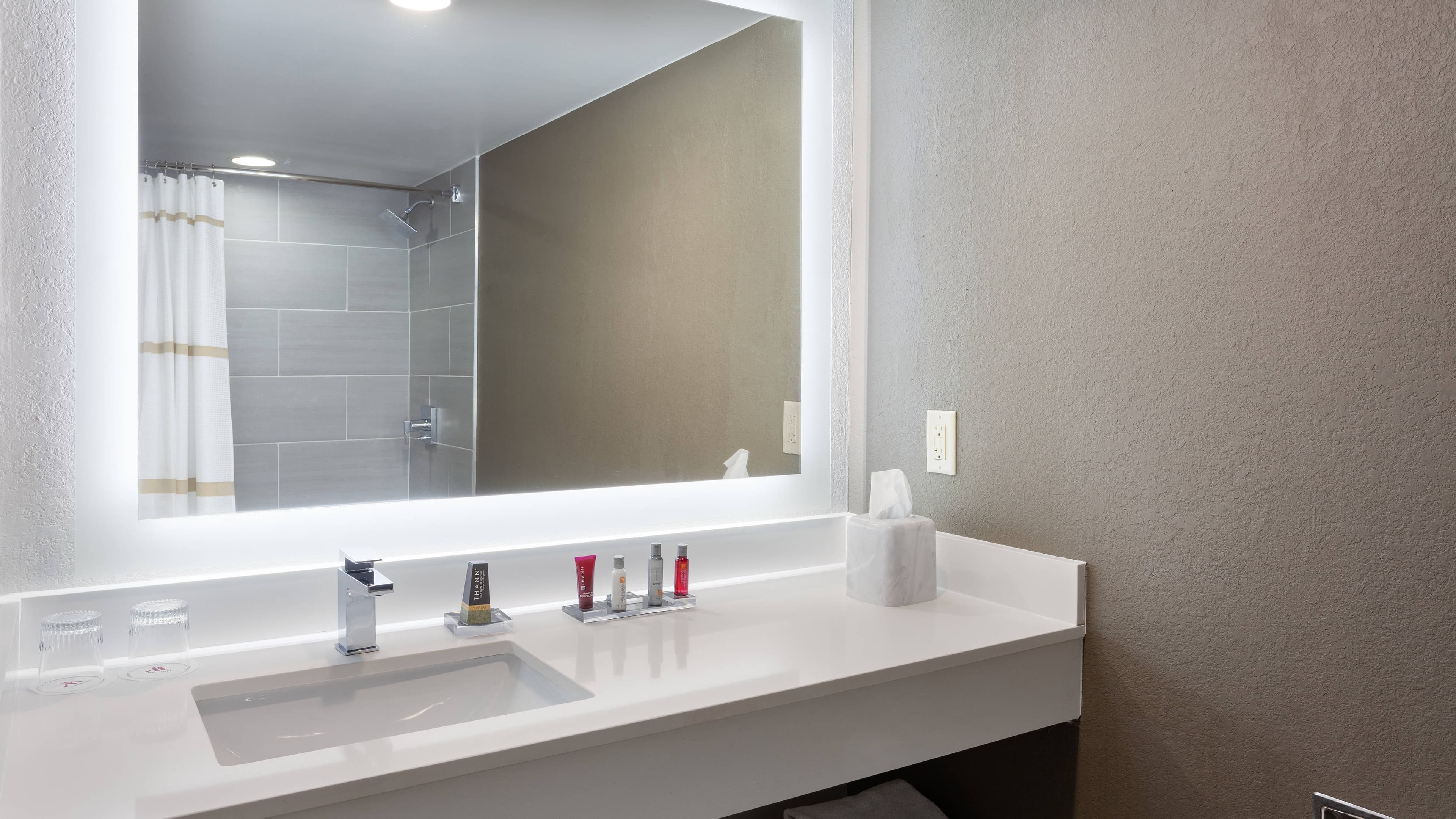 Marriott Phoenix Airport — 7
