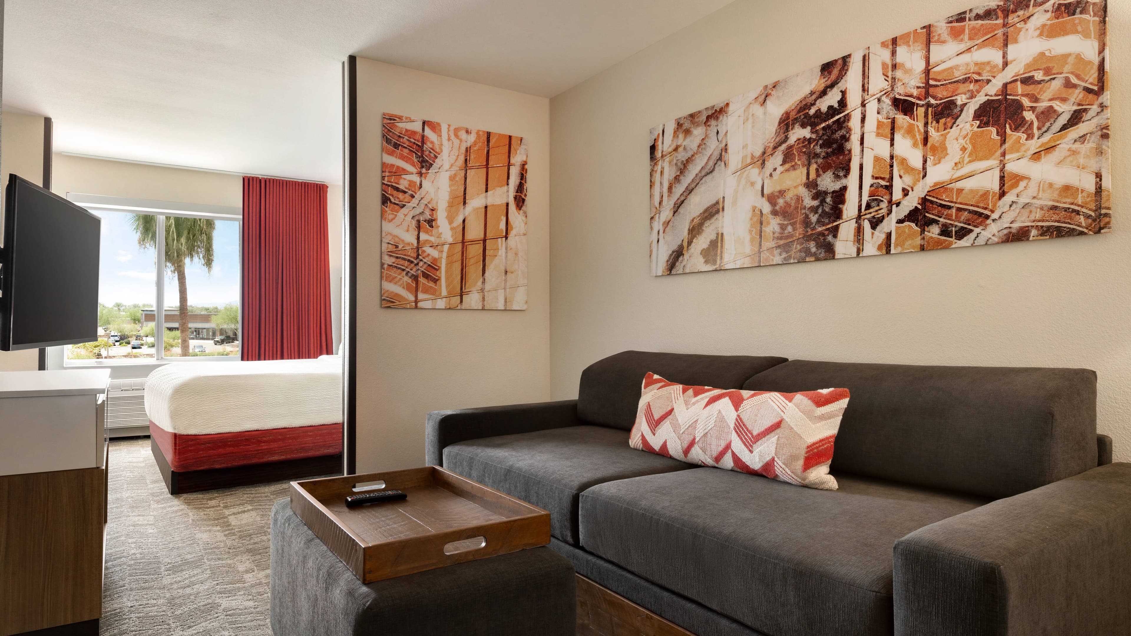 Suite - Image 1