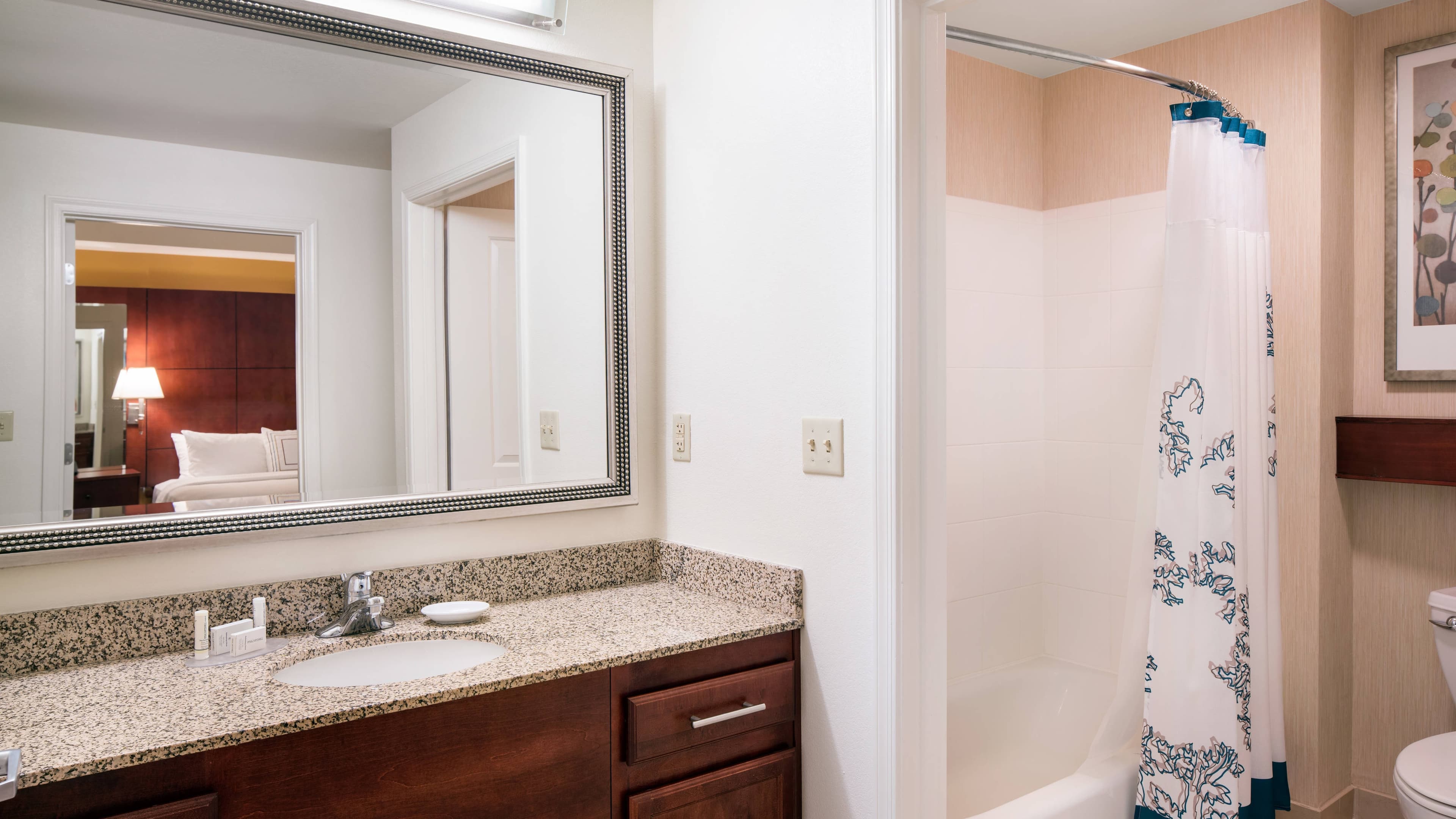1 Bedroom Suite - Image 5