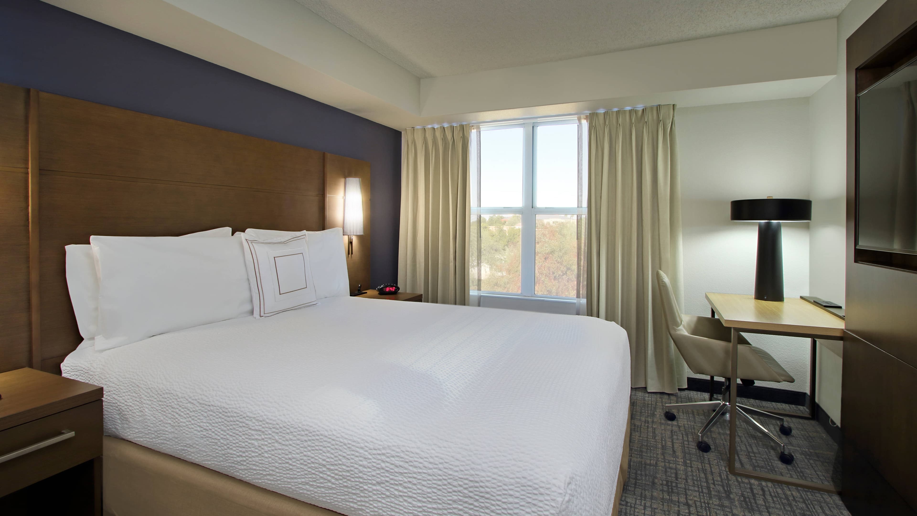 1 Bedroom Suite - Image 5