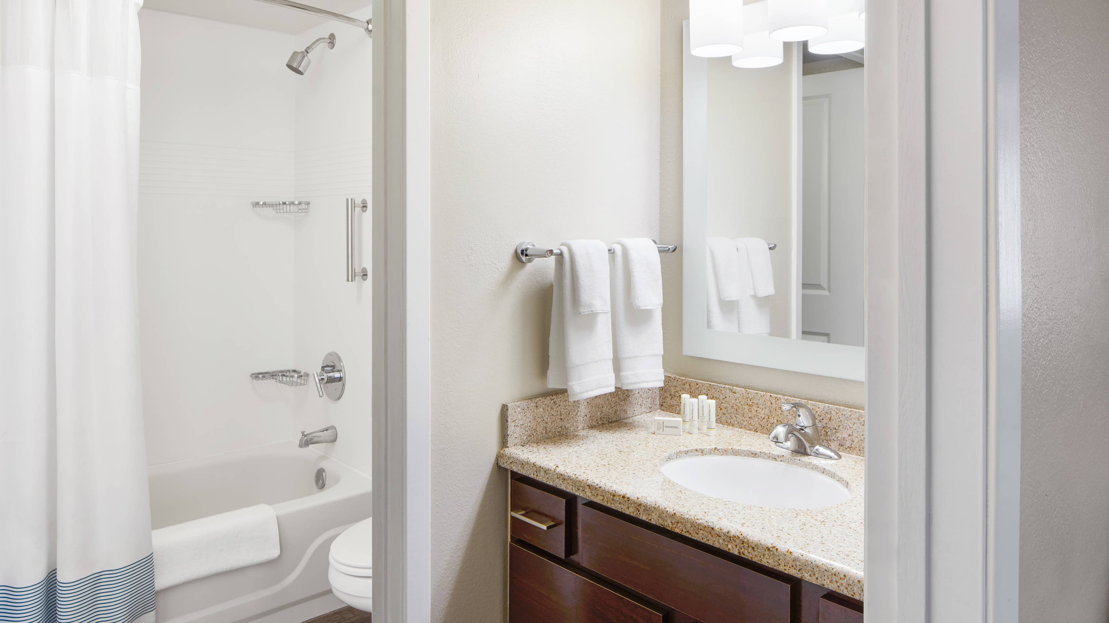 Holiday Inn Express & Suites Phoenix-Tempe — 13