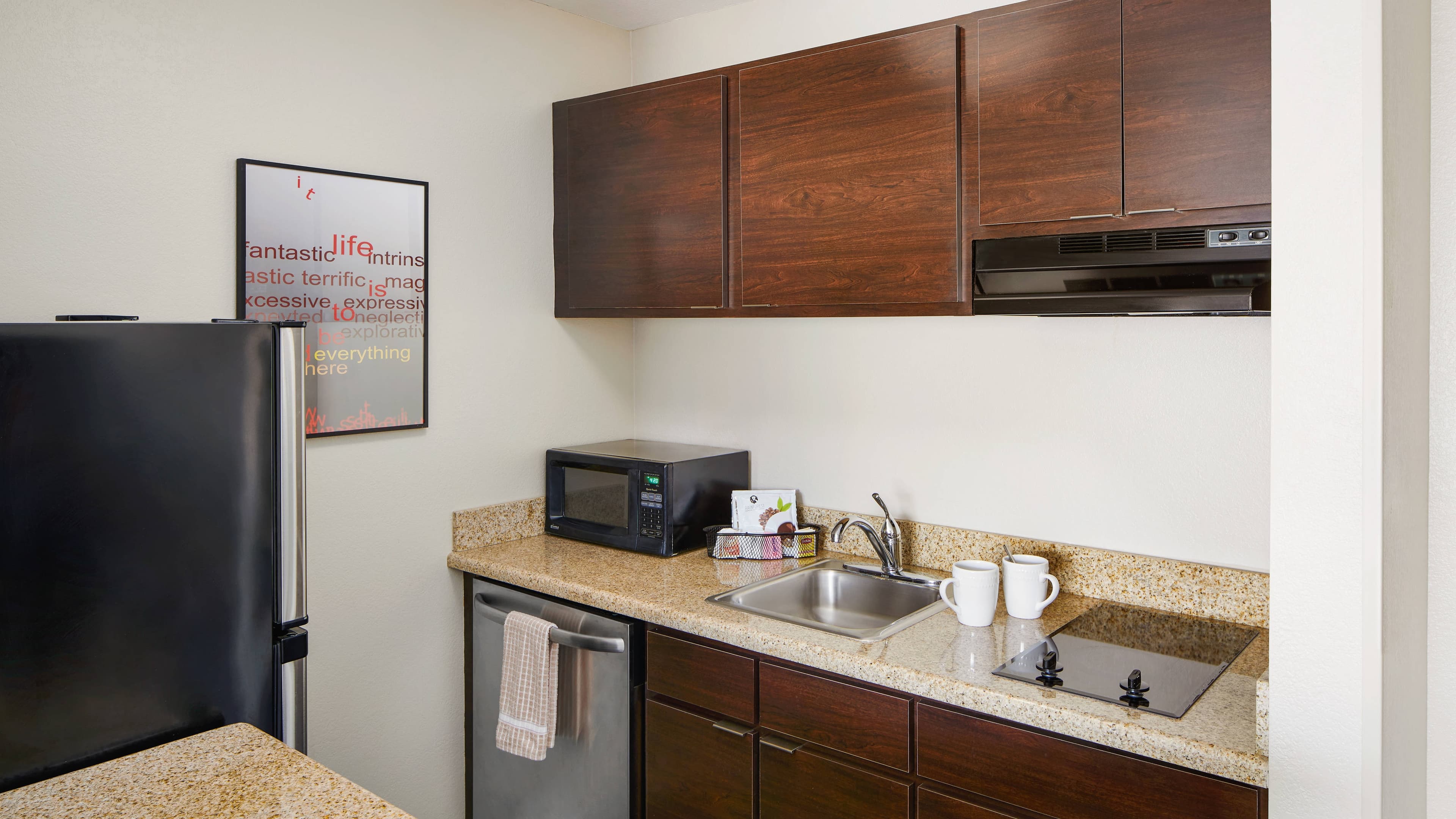 Holiday Inn Express & Suites Phoenix-Tempe — 11