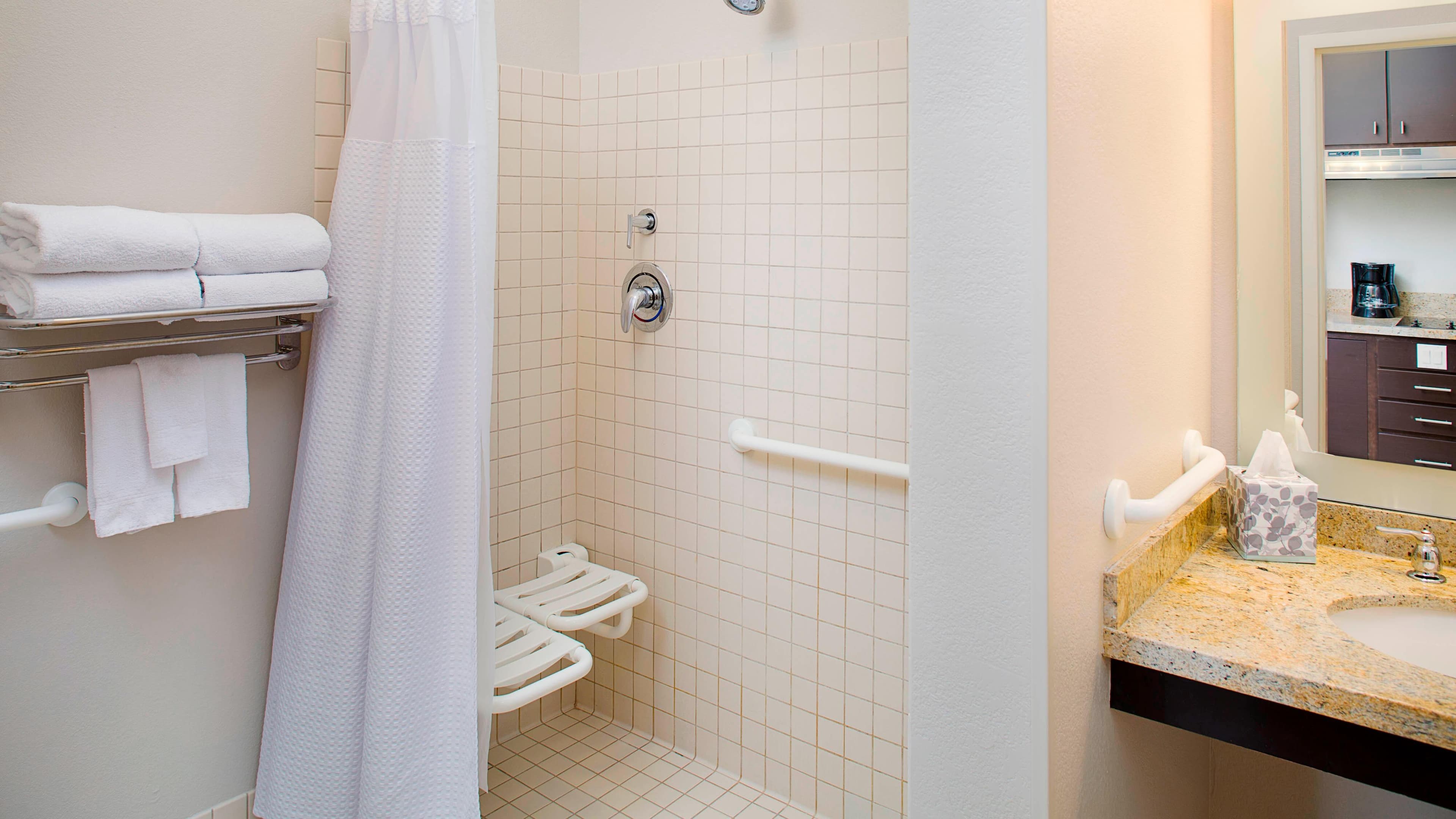 TownePlace Suites Phoenix Goodyear - Image 4