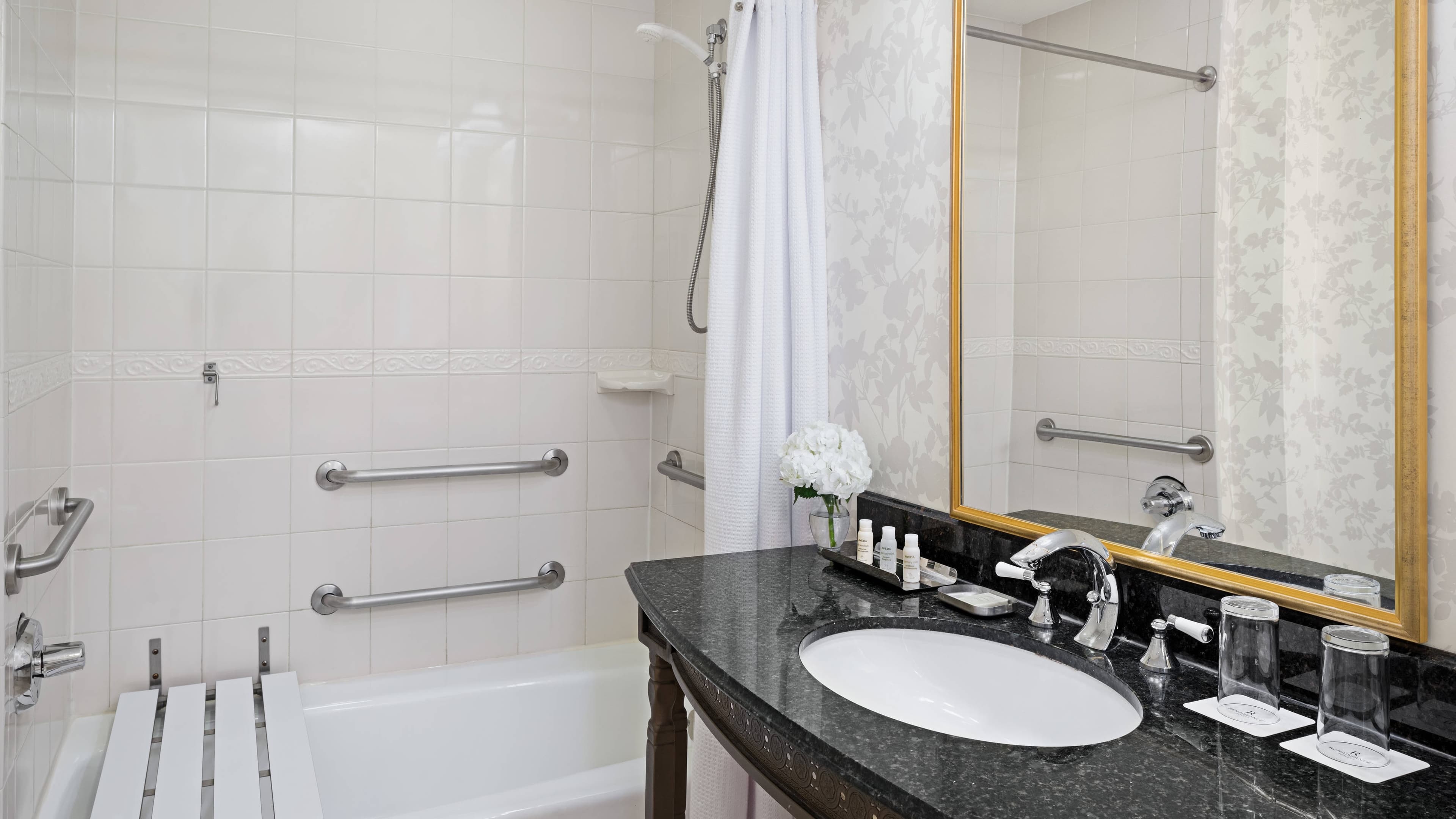 Holiday Inn Express & Suites Butler — 7