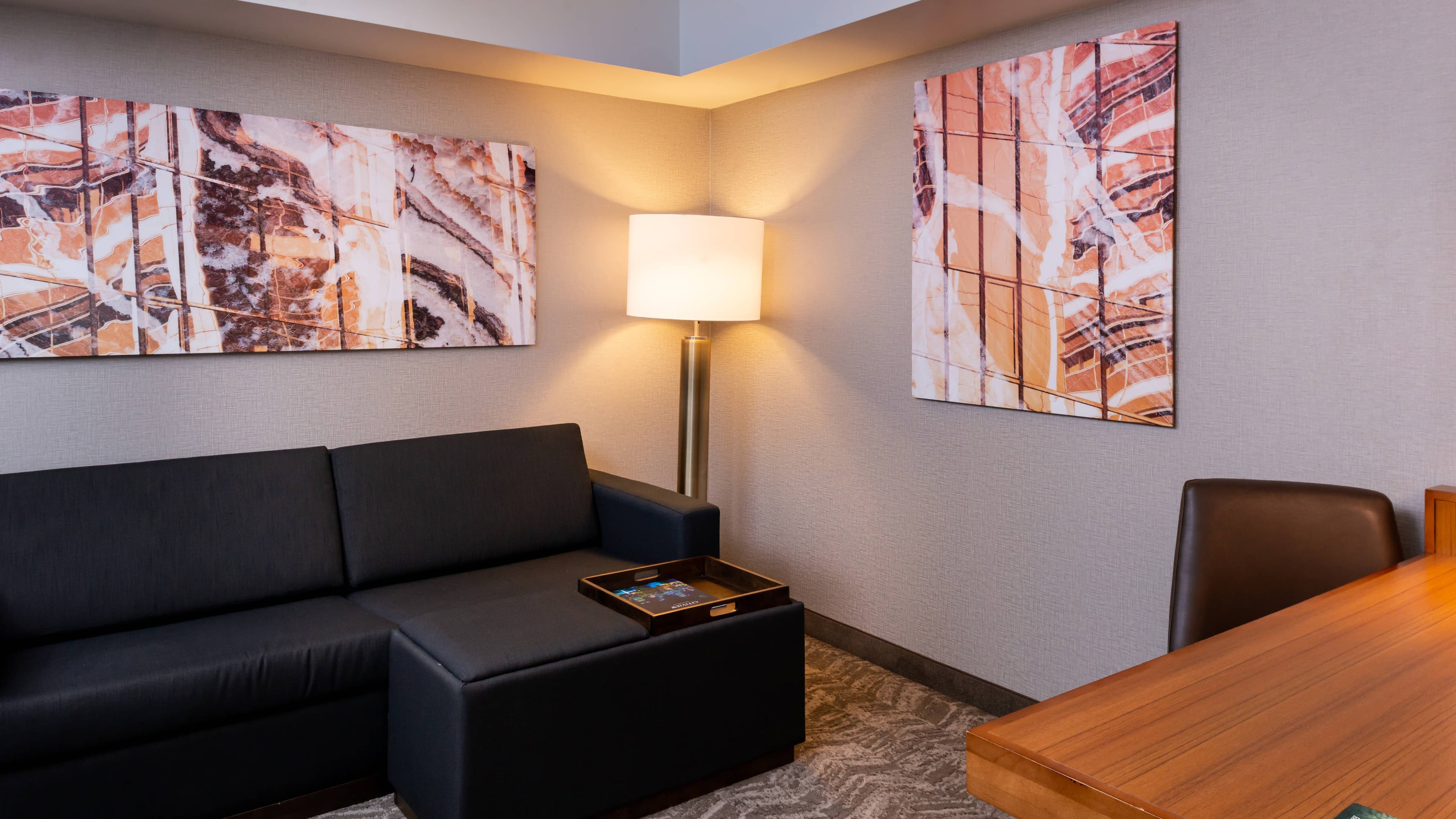 Holiday Inn Express & Suites Pittsburgh North Shore — 17