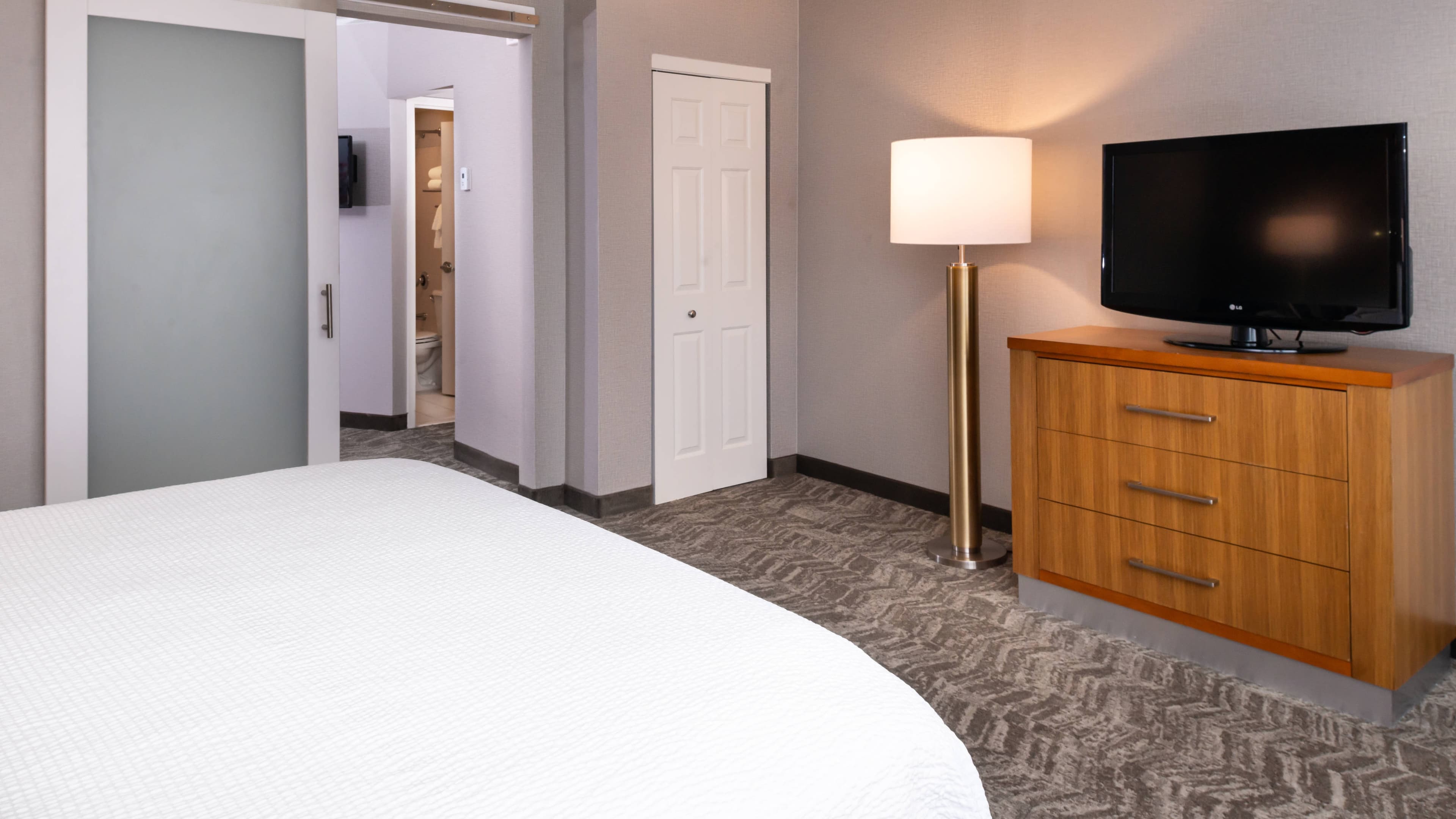 Holiday Inn Express & Suites Pittsburgh North Shore — 10