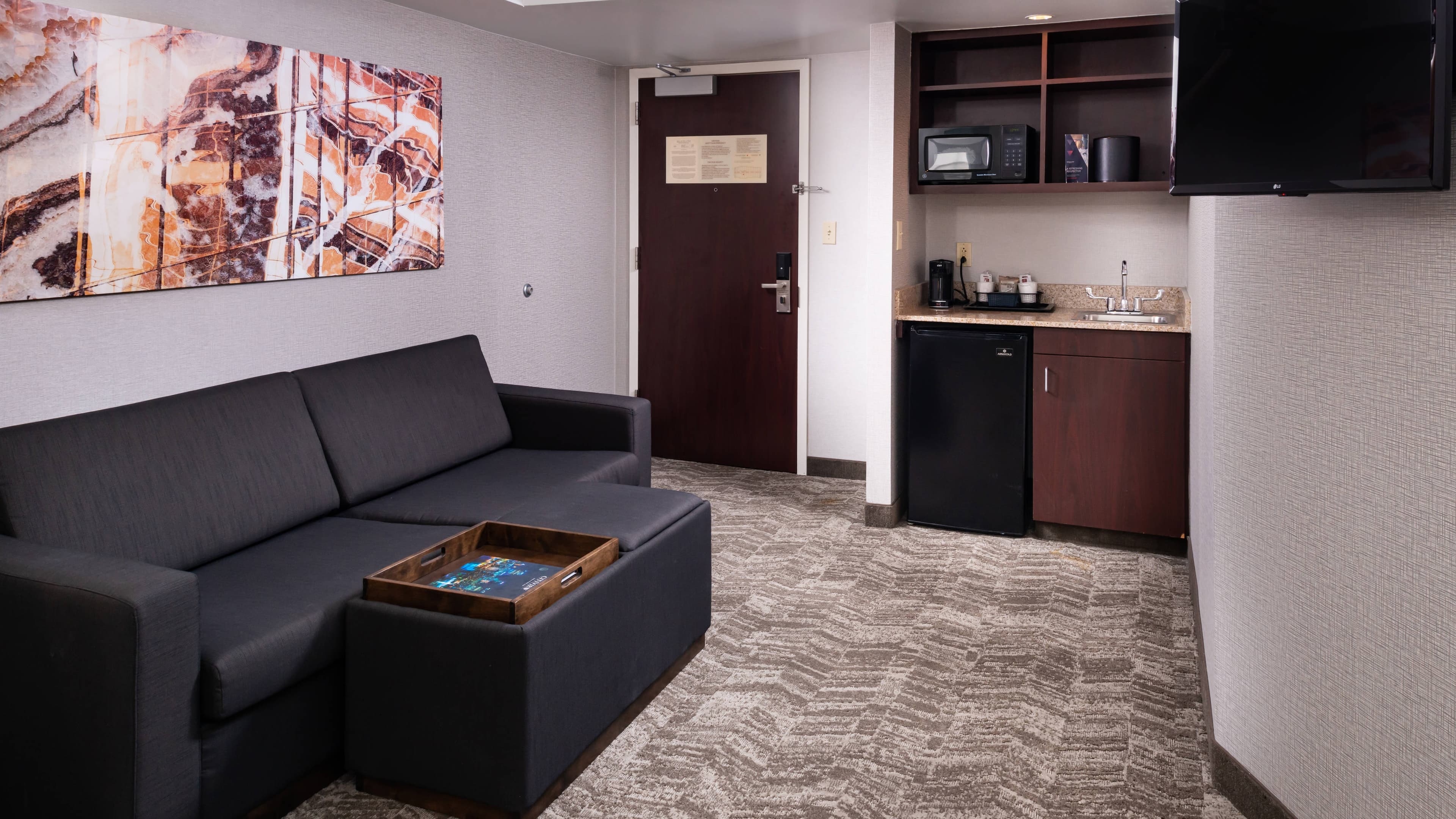 Holiday Inn Express & Suites Pittsburgh North Shore — 11