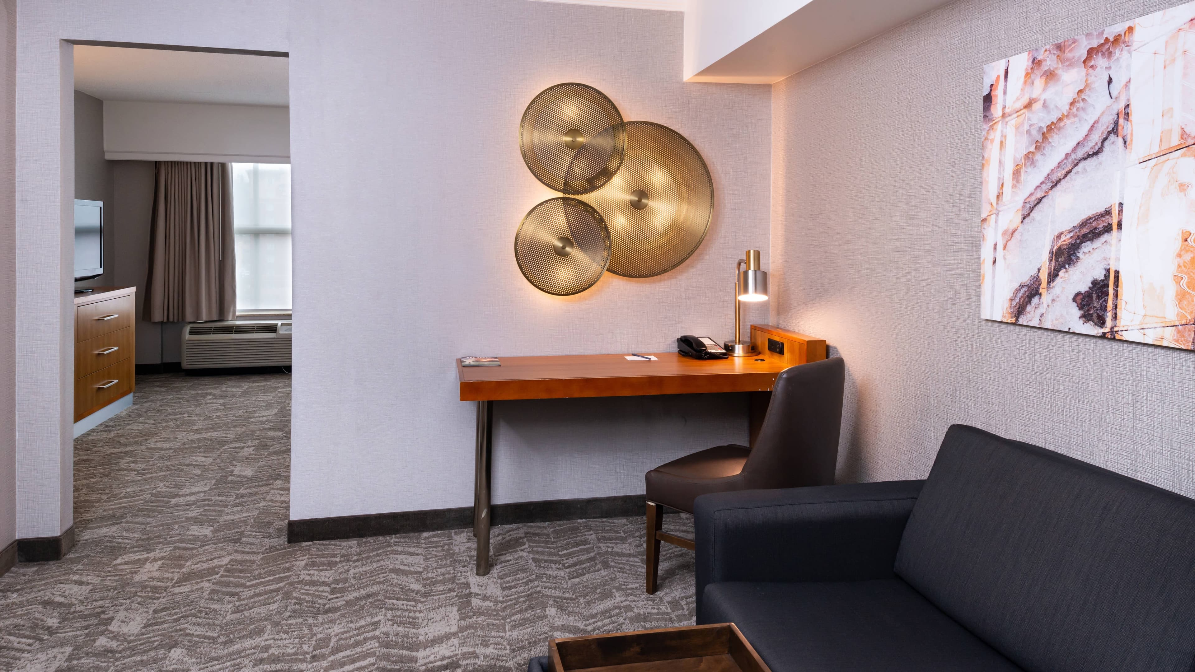 Holiday Inn Express & Suites Pittsburgh North Shore — 7