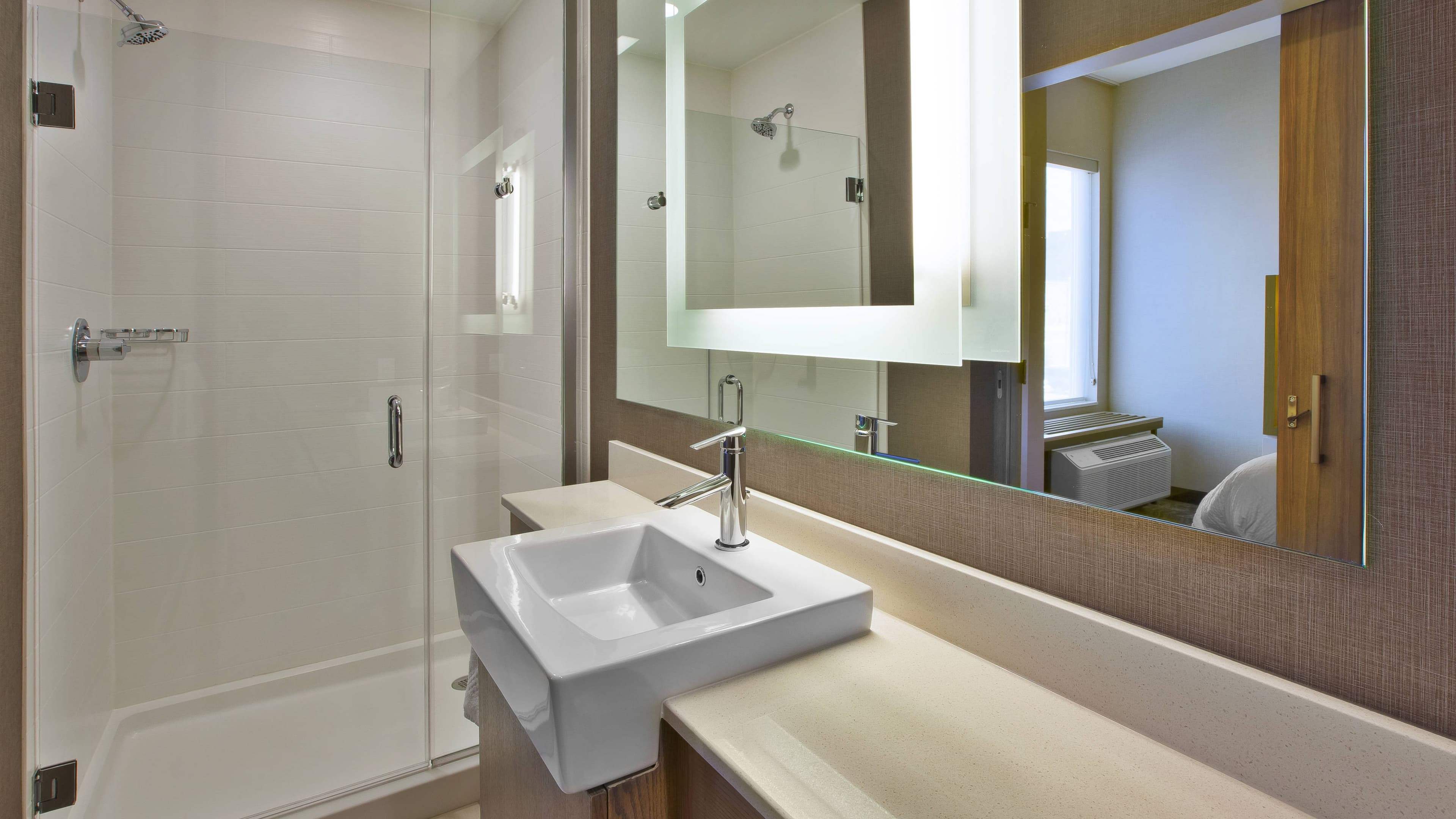 Suite - Image 6