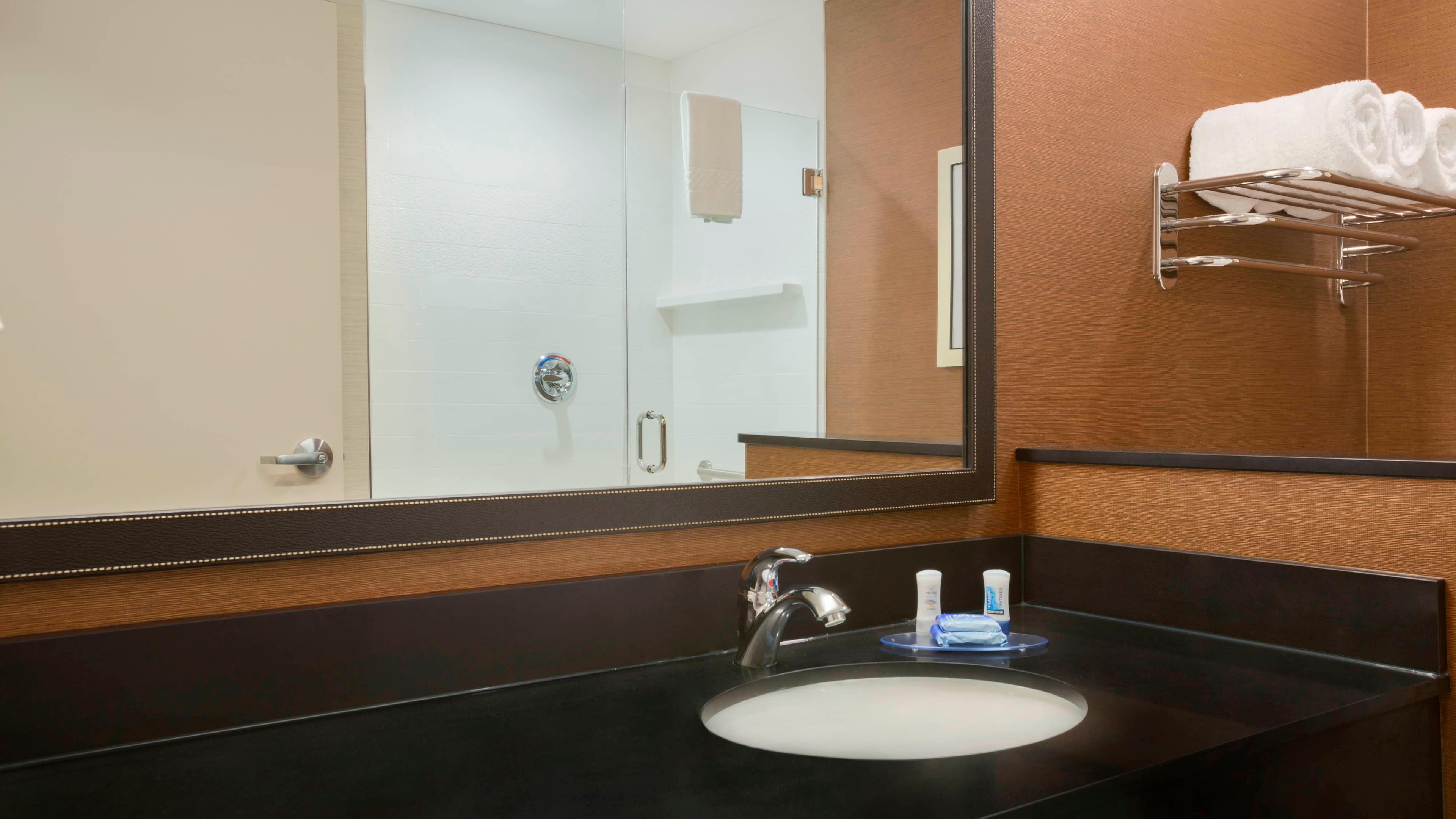 Holiday Inn Express Pittsburgh E - Waterfront Dr - Image 5