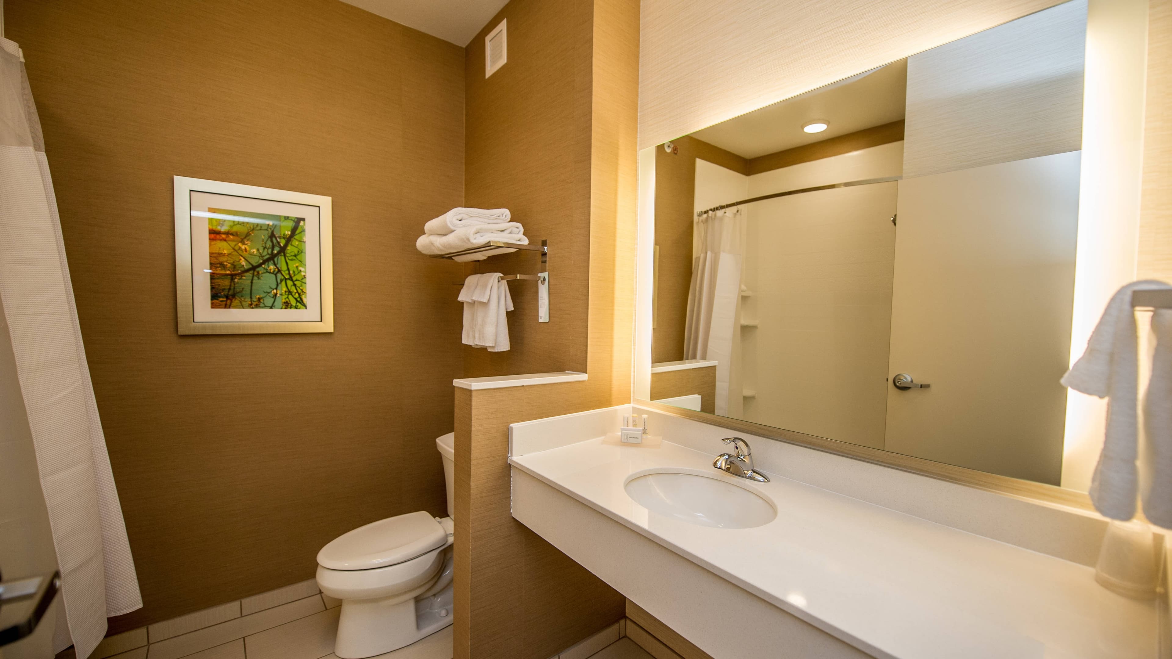 Fairfield Inn & Suites Cambridge — 10