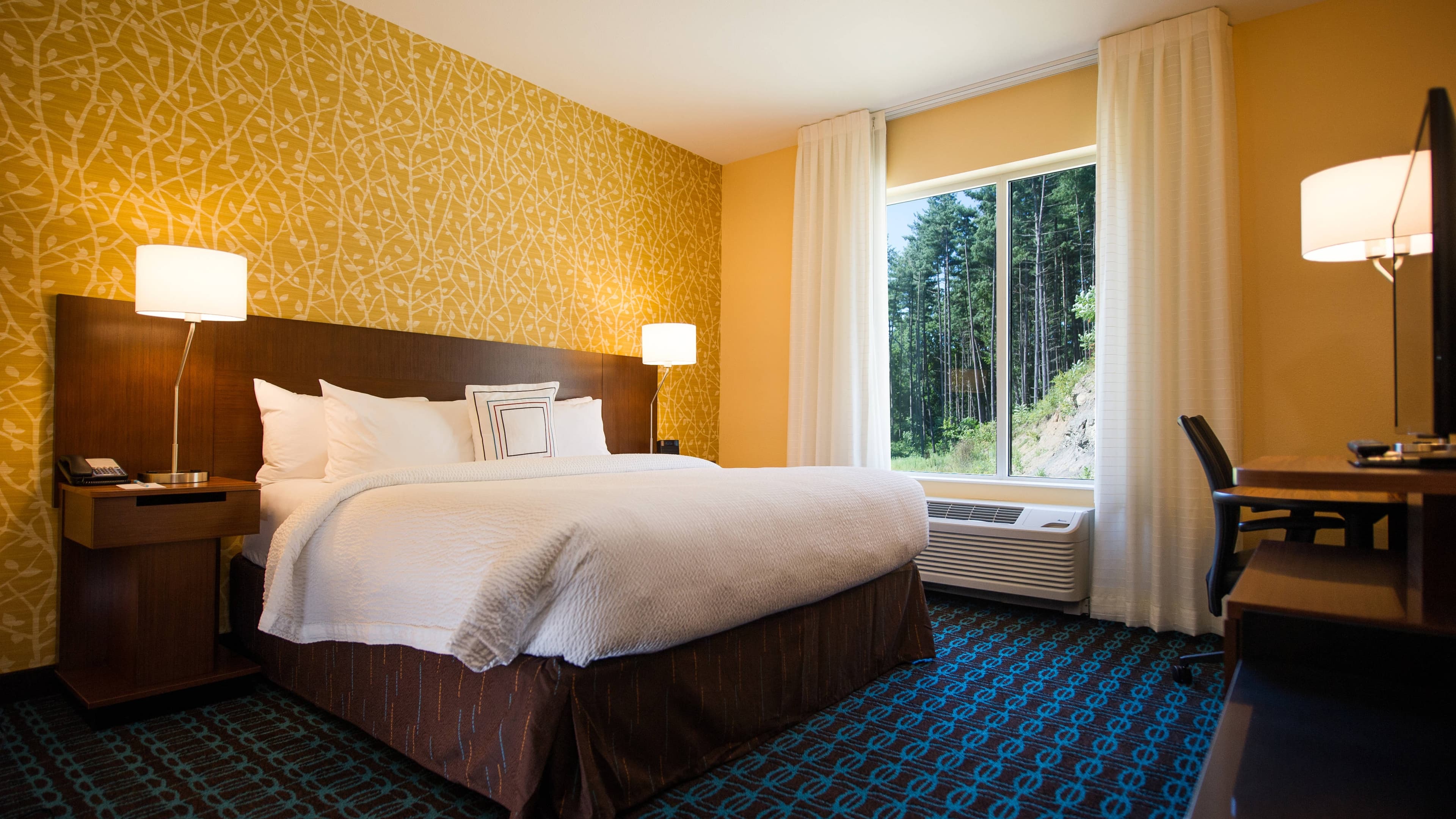 Fairfield Inn & Suites Cambridge — 7
