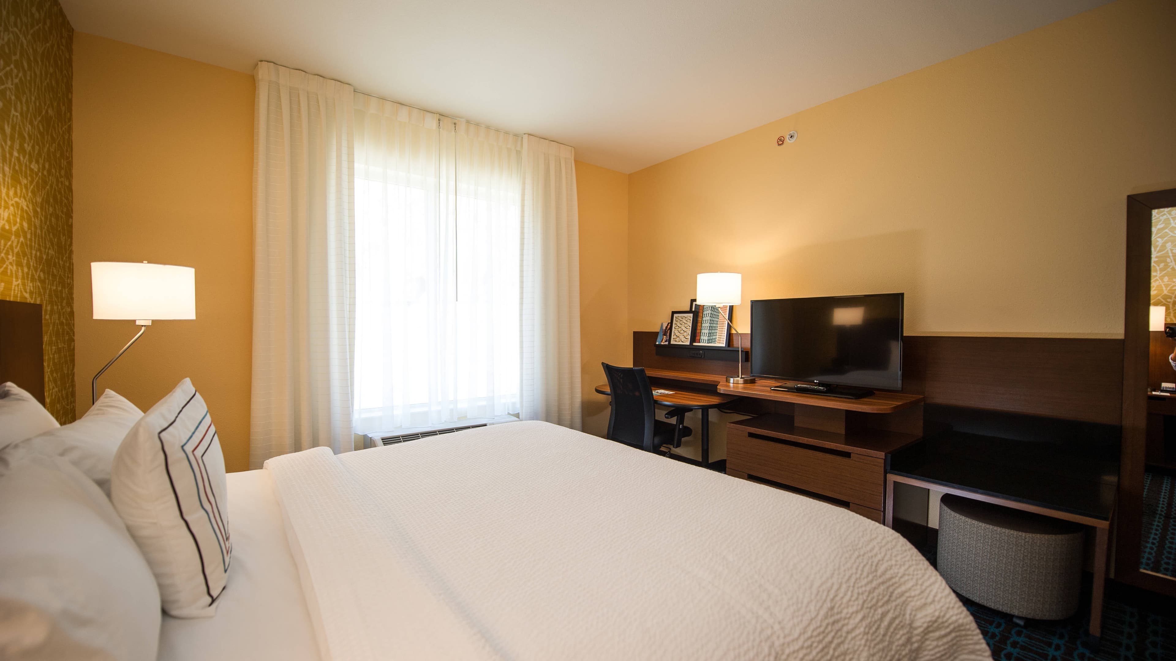 Fairfield Inn & Suites Cambridge — 8