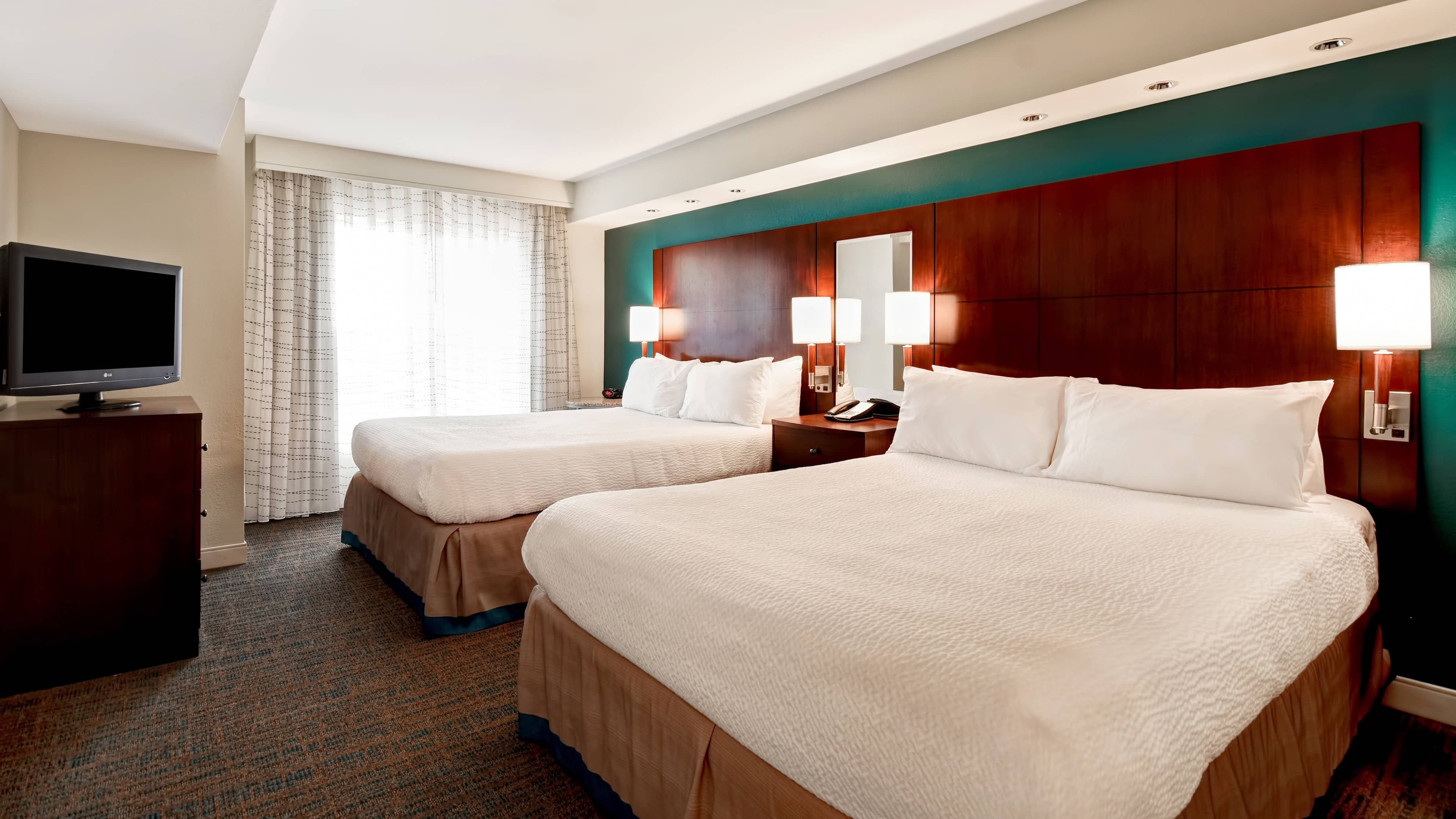 1 Bedroom Suite - Image 1