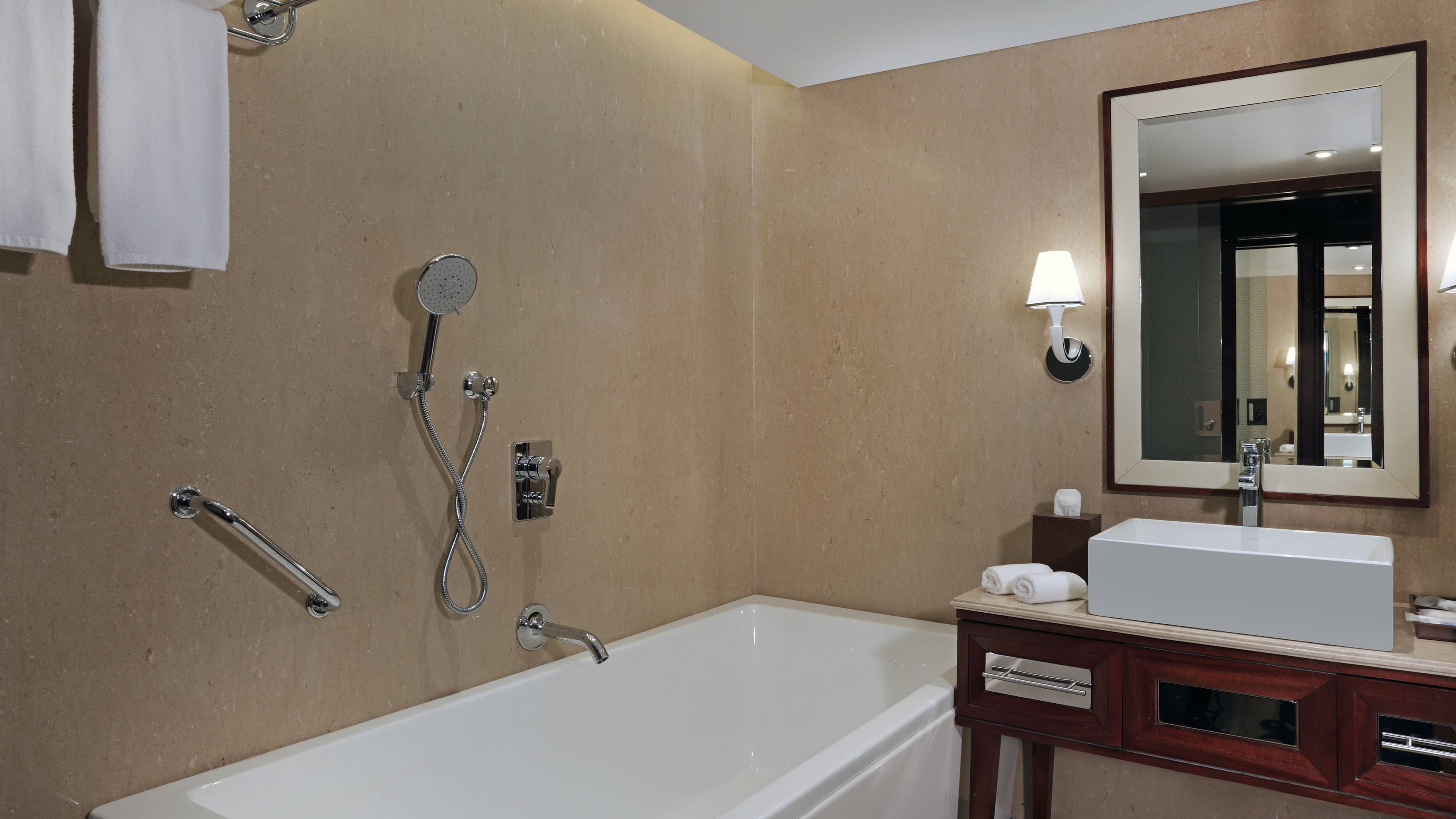 Sheraton Grand Pune Bund Garden Hotel — 7