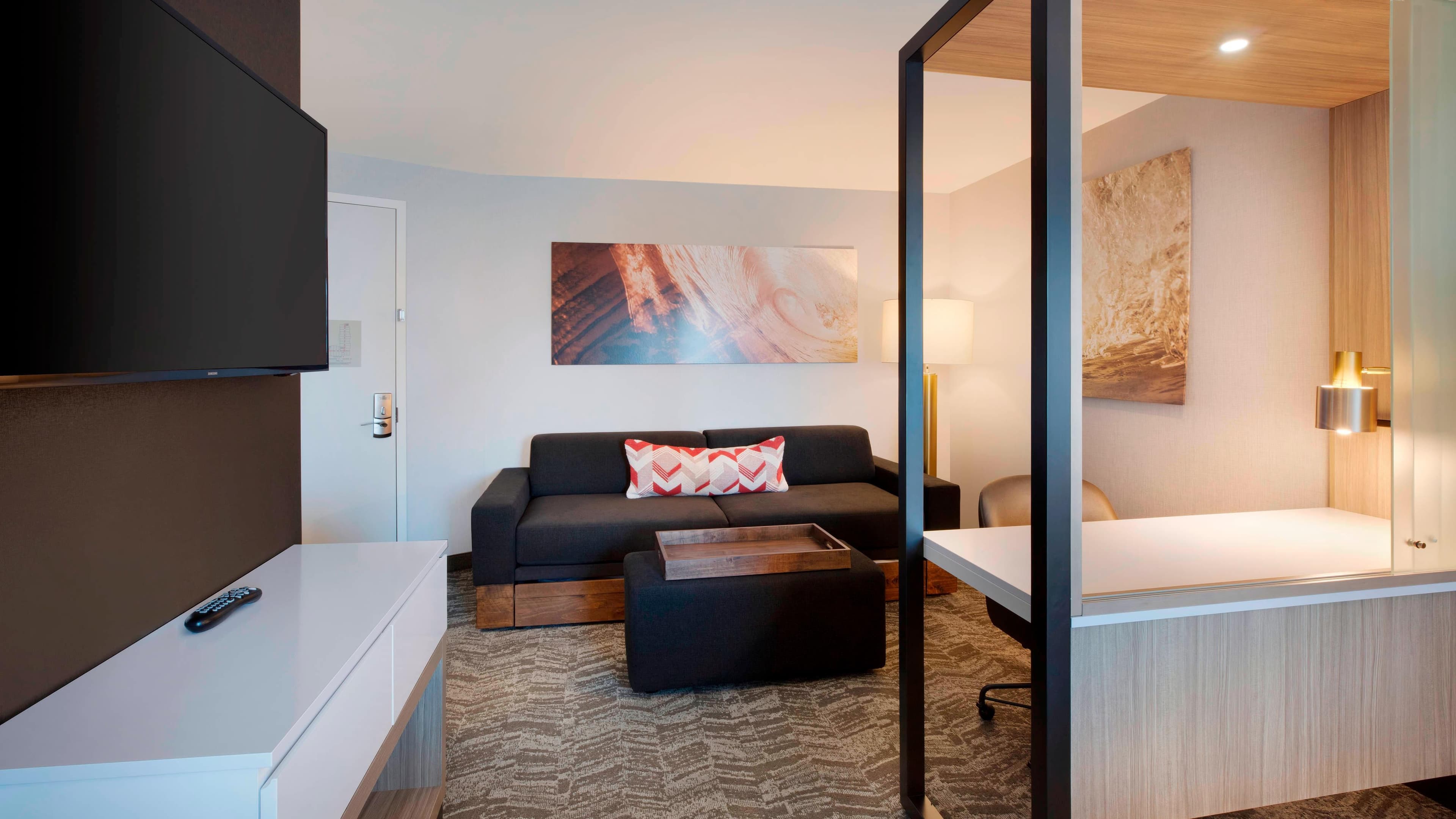 SpringHill Suites Hampton Portsmouth - Image 2
