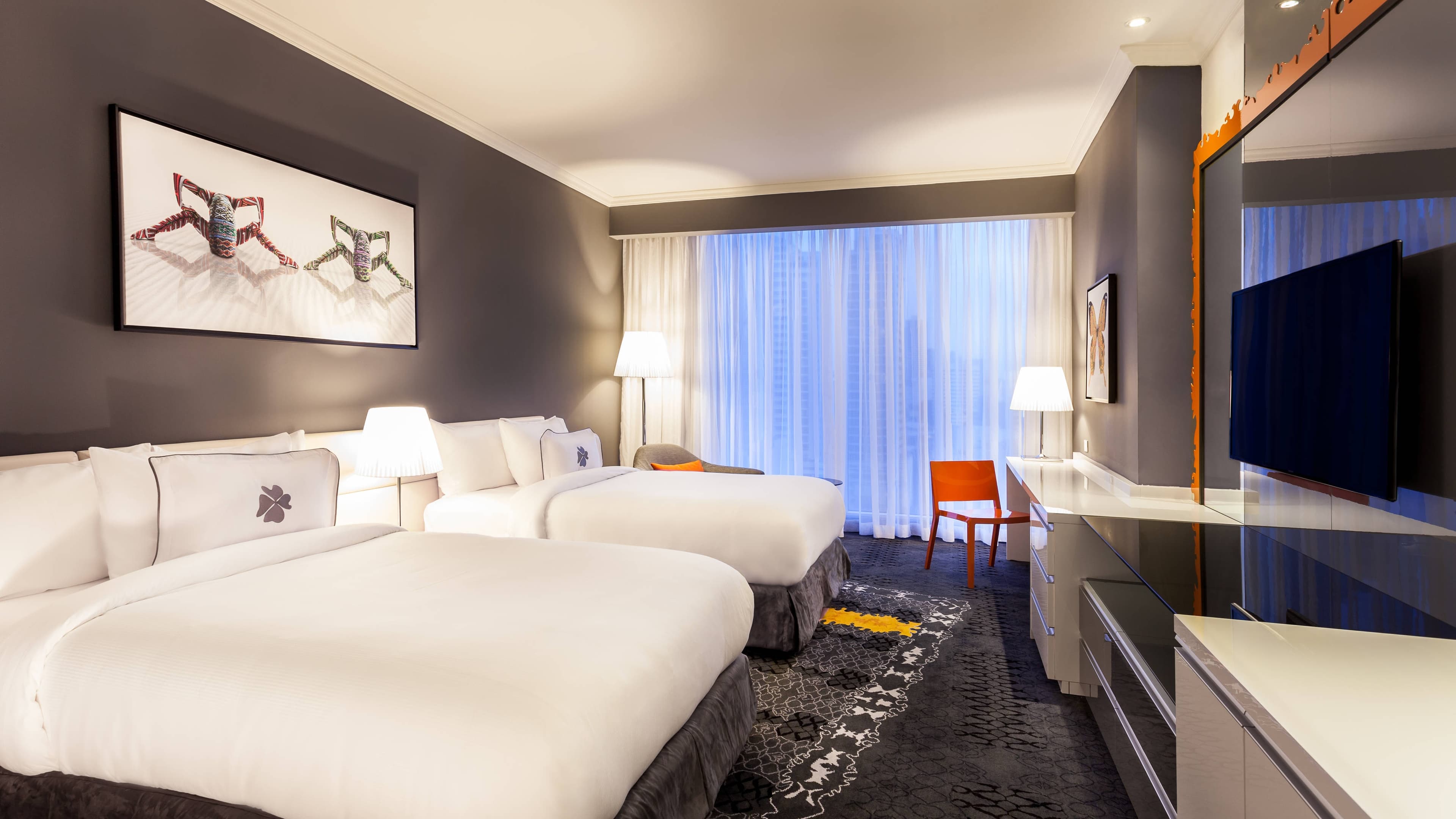 Deluxe Room 1 King Bed - Image 2