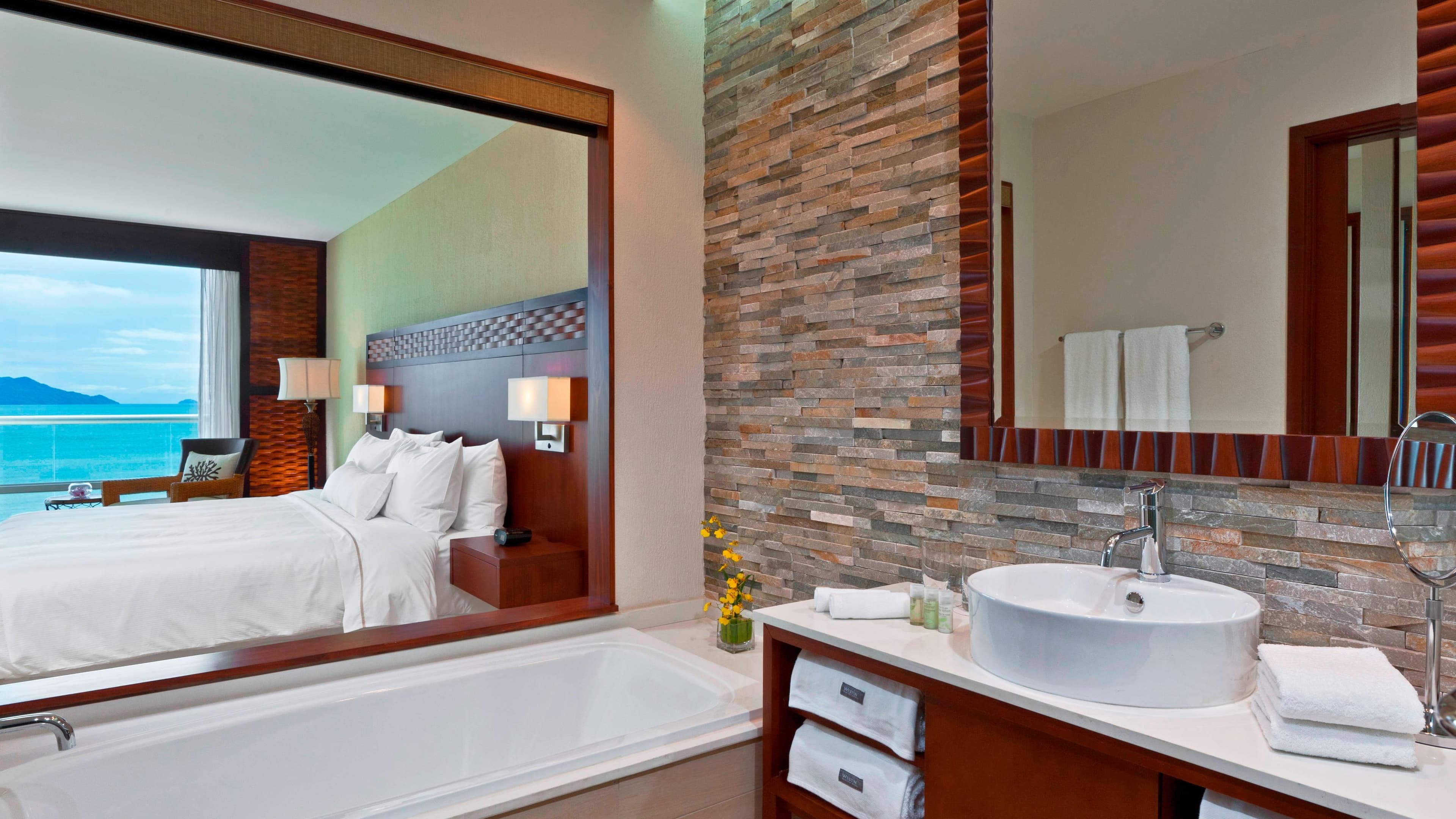 Deluxe Guest room - Image 2