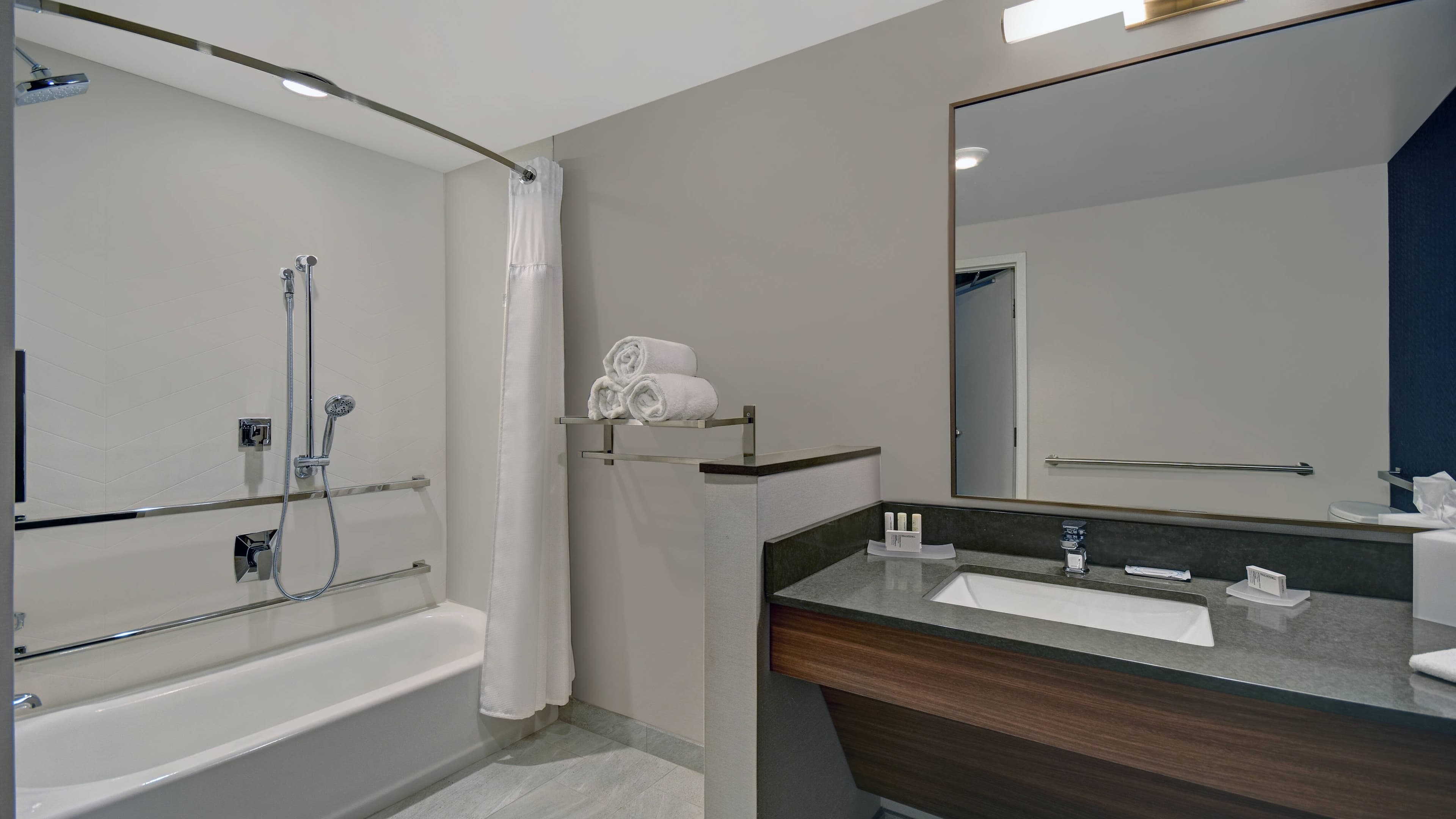 Fairfield Inn & Suites Mansfield — 7