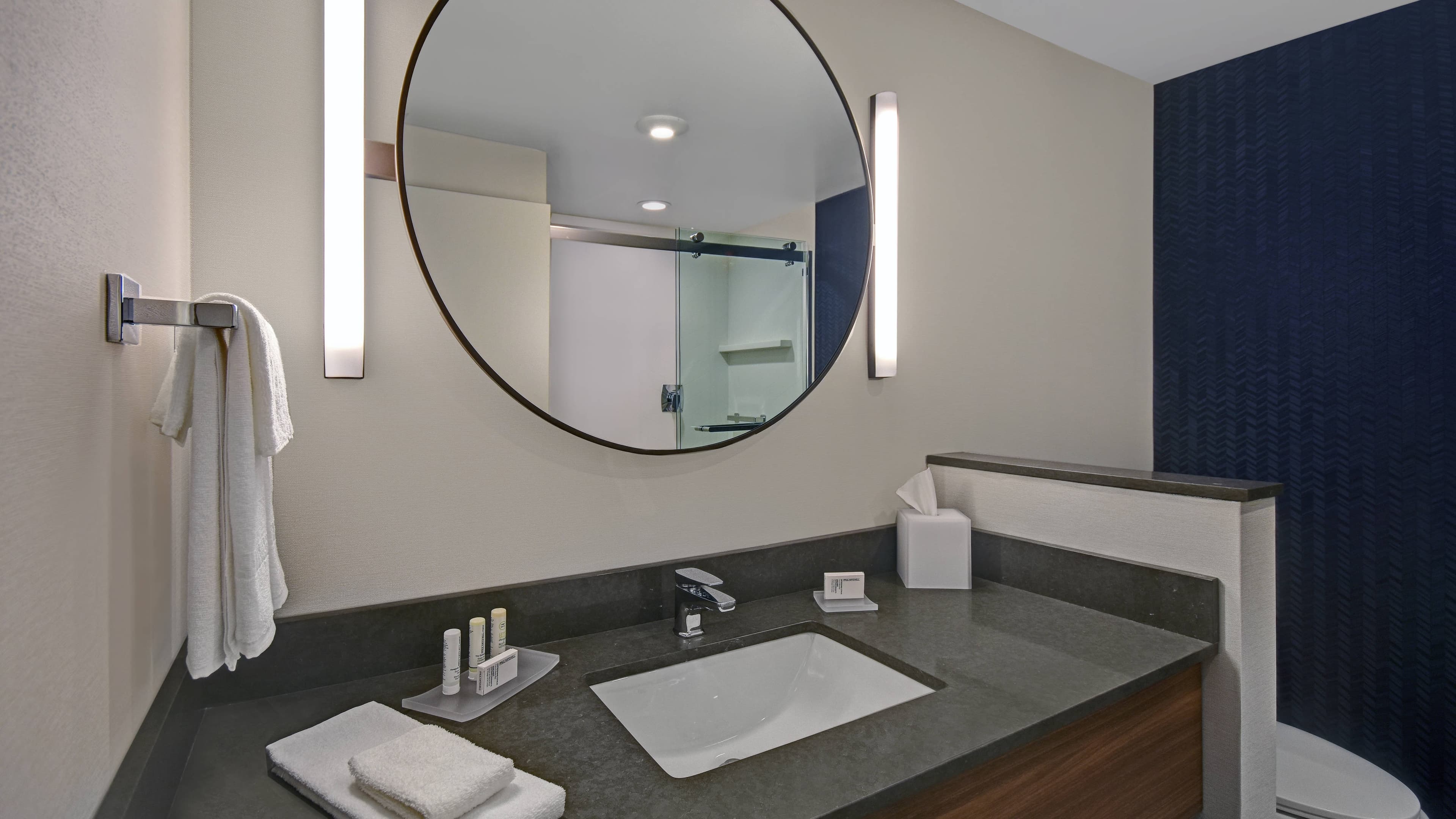 Fairfield Inn & Suites Mansfield - Image 4