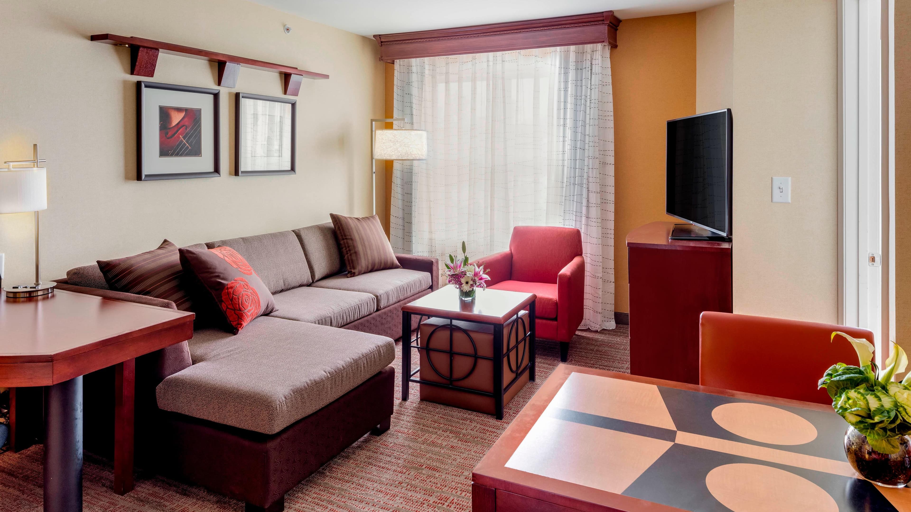 1 Bedroom Suite - Image 1