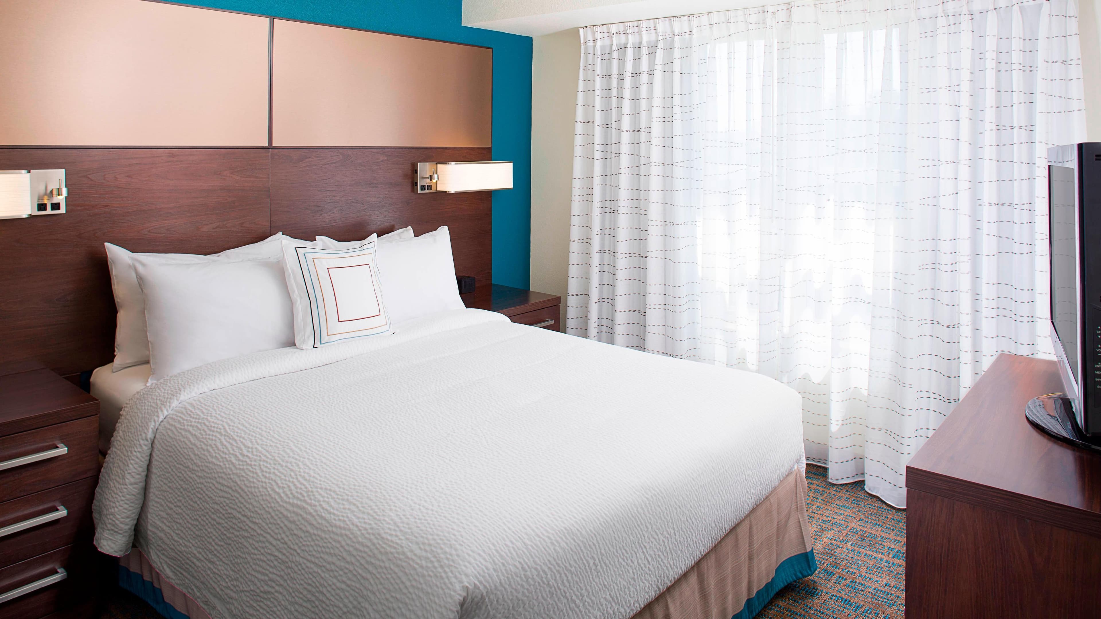 1 Bedroom Suite - Image 5
