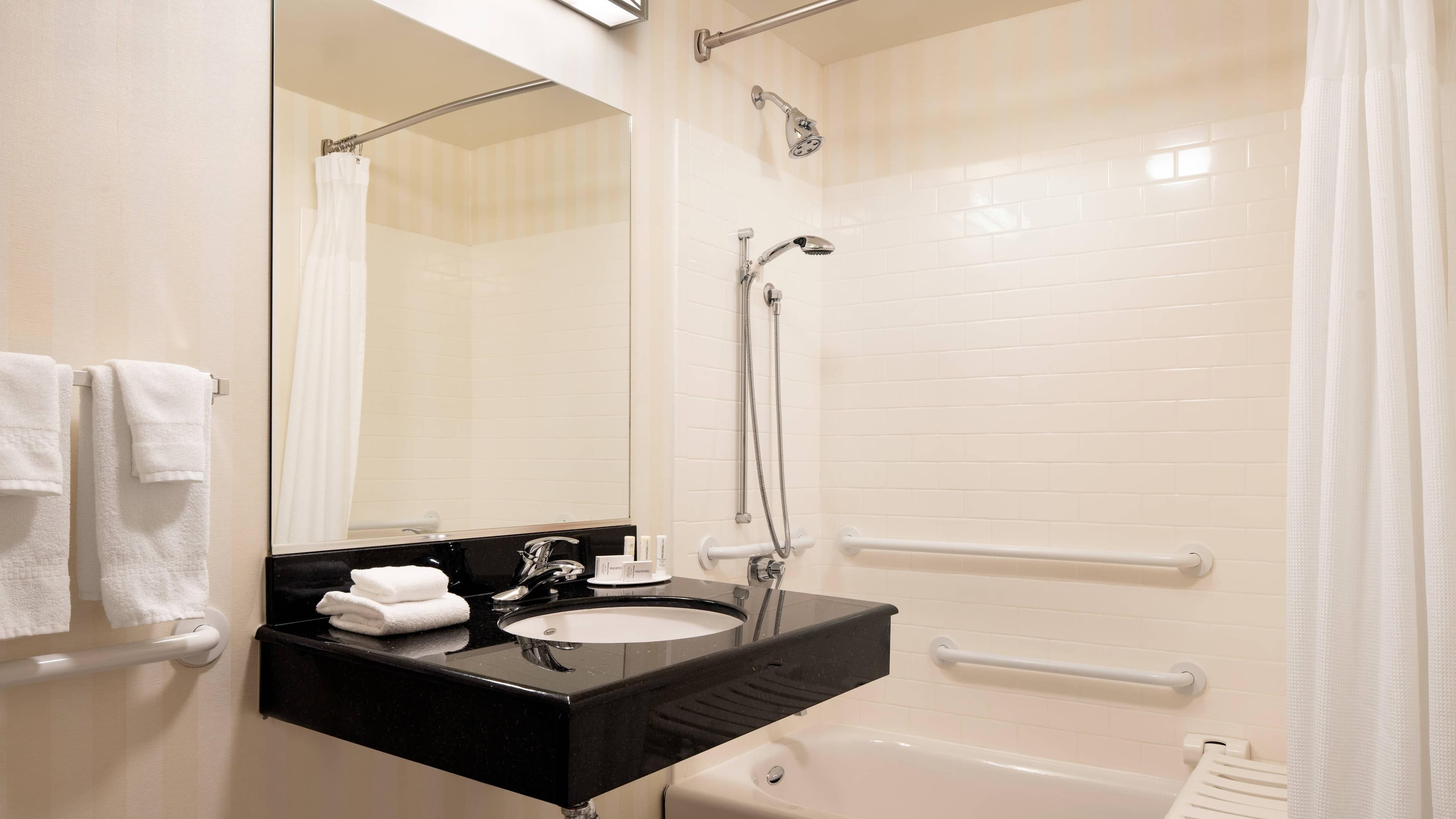 Fairfield Inn & Suites Redding - Image 5