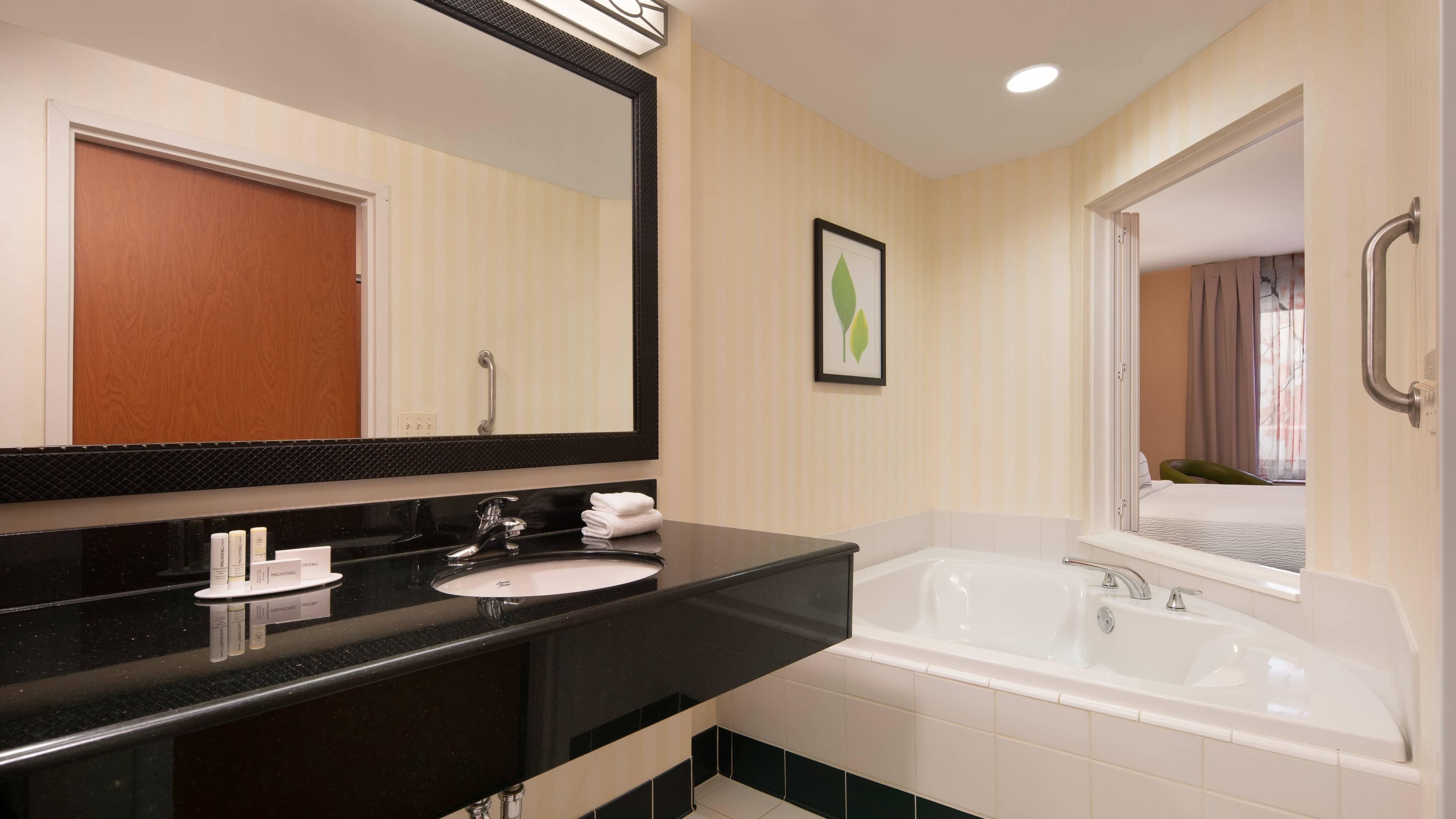Fairfield Inn & Suites Redding — 10