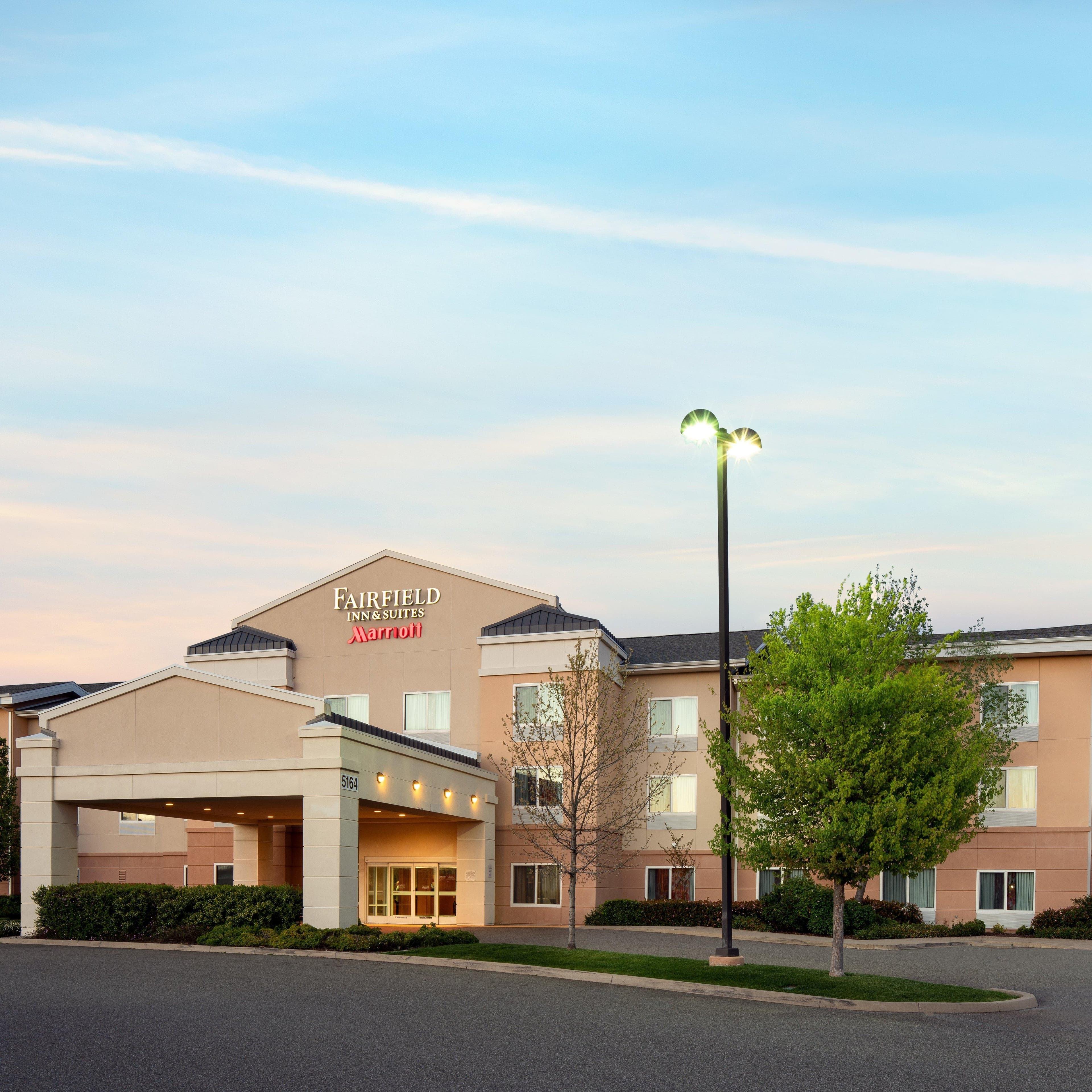Fairfield Inn & Suites Redding - Image 1
