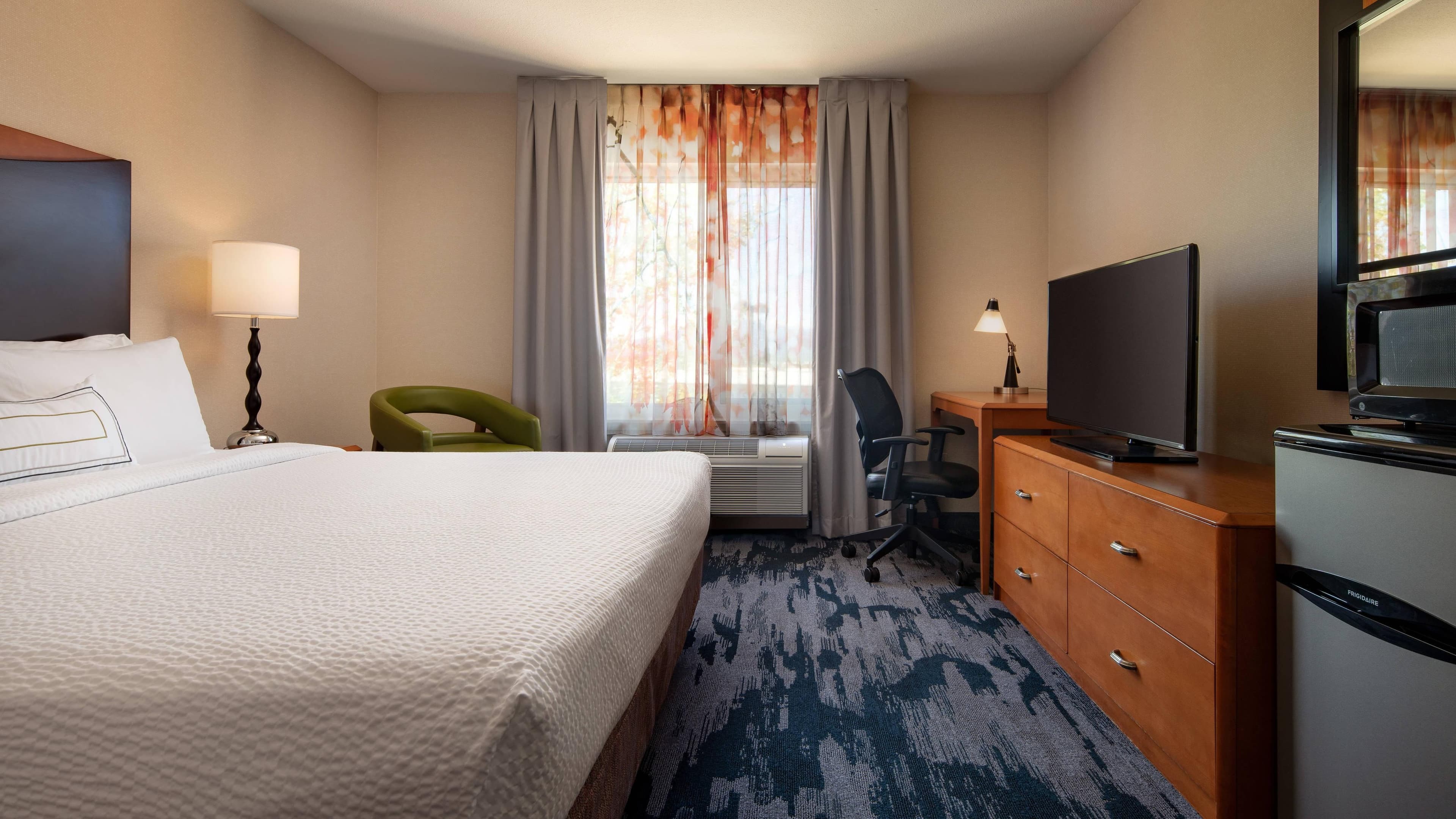 Fairfield Inn & Suites Redding - Image 2