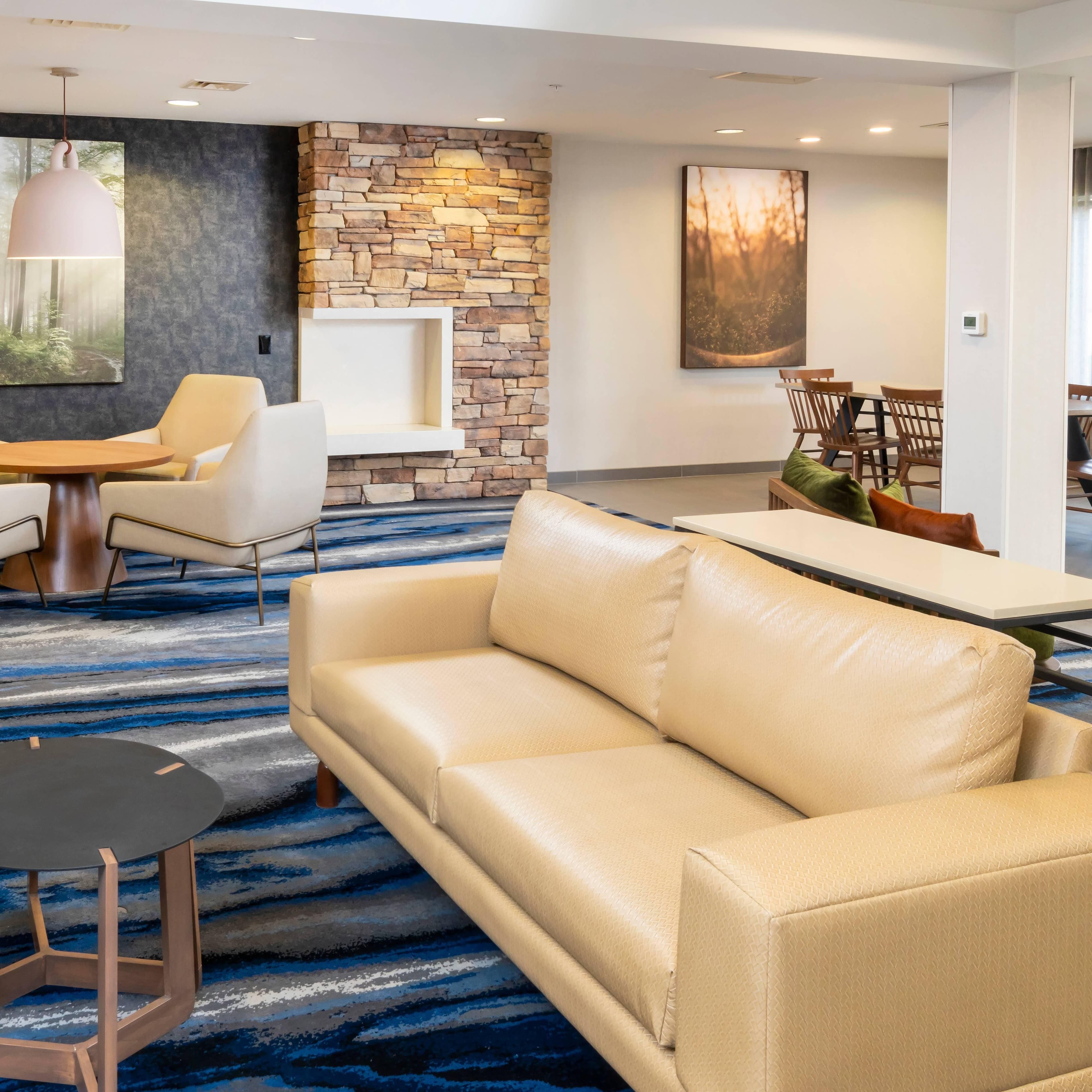 Fairfield Inn & Suites Bend Downtown - Image 1
