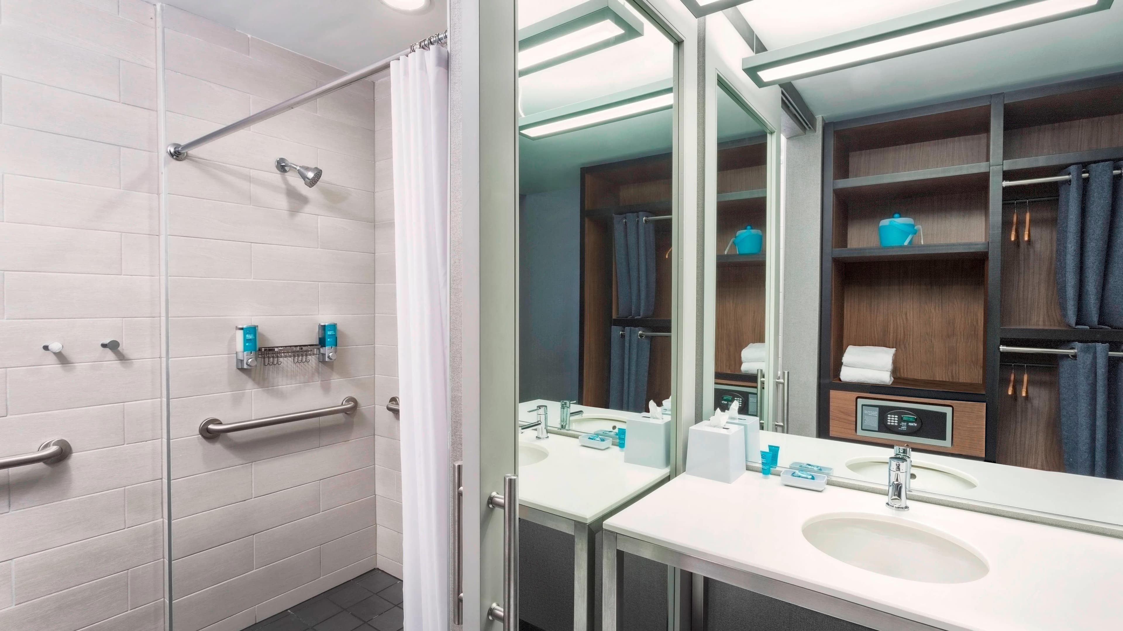 Aloft Room - Image 9