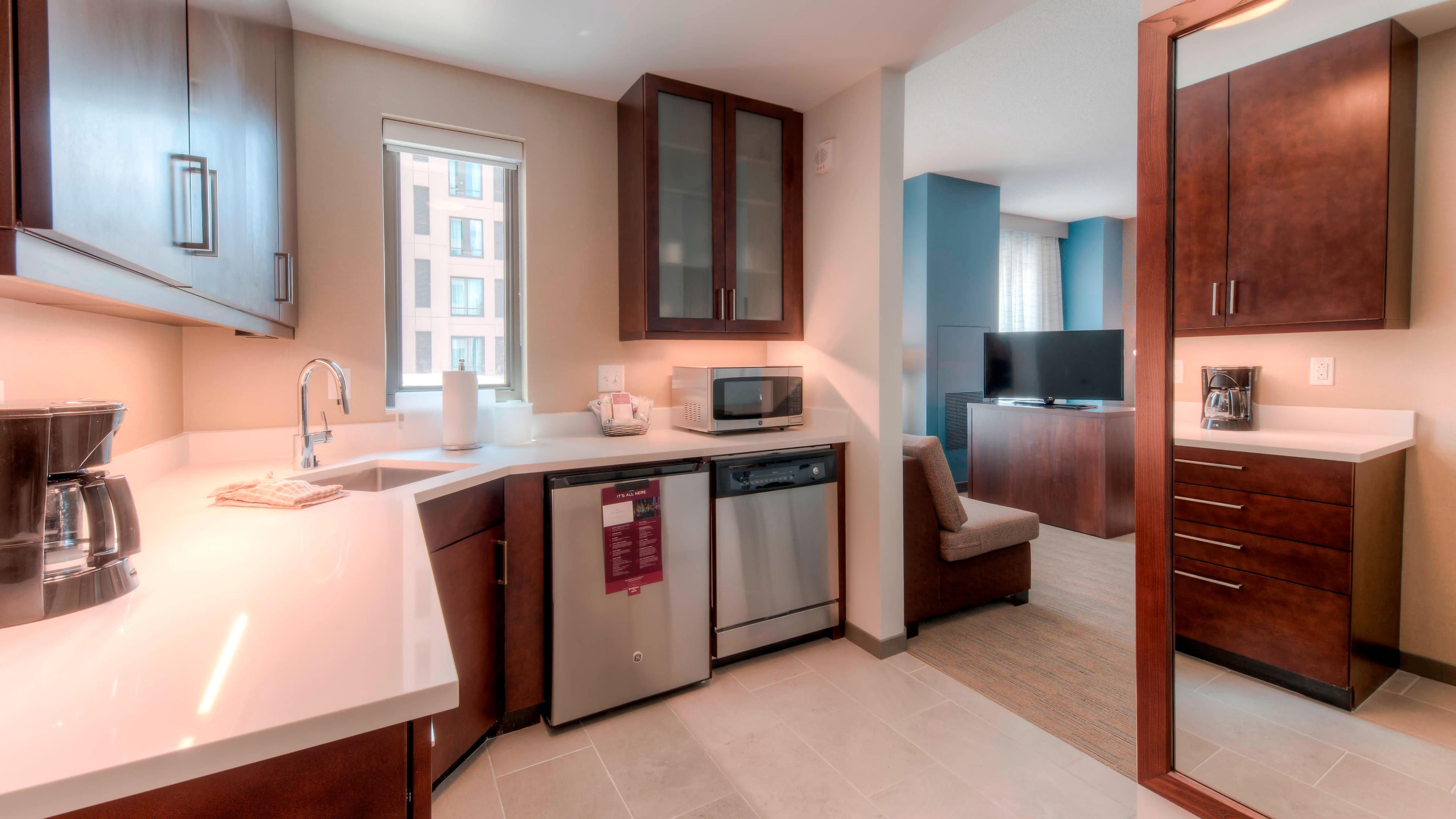 Kitchenette - Image 4