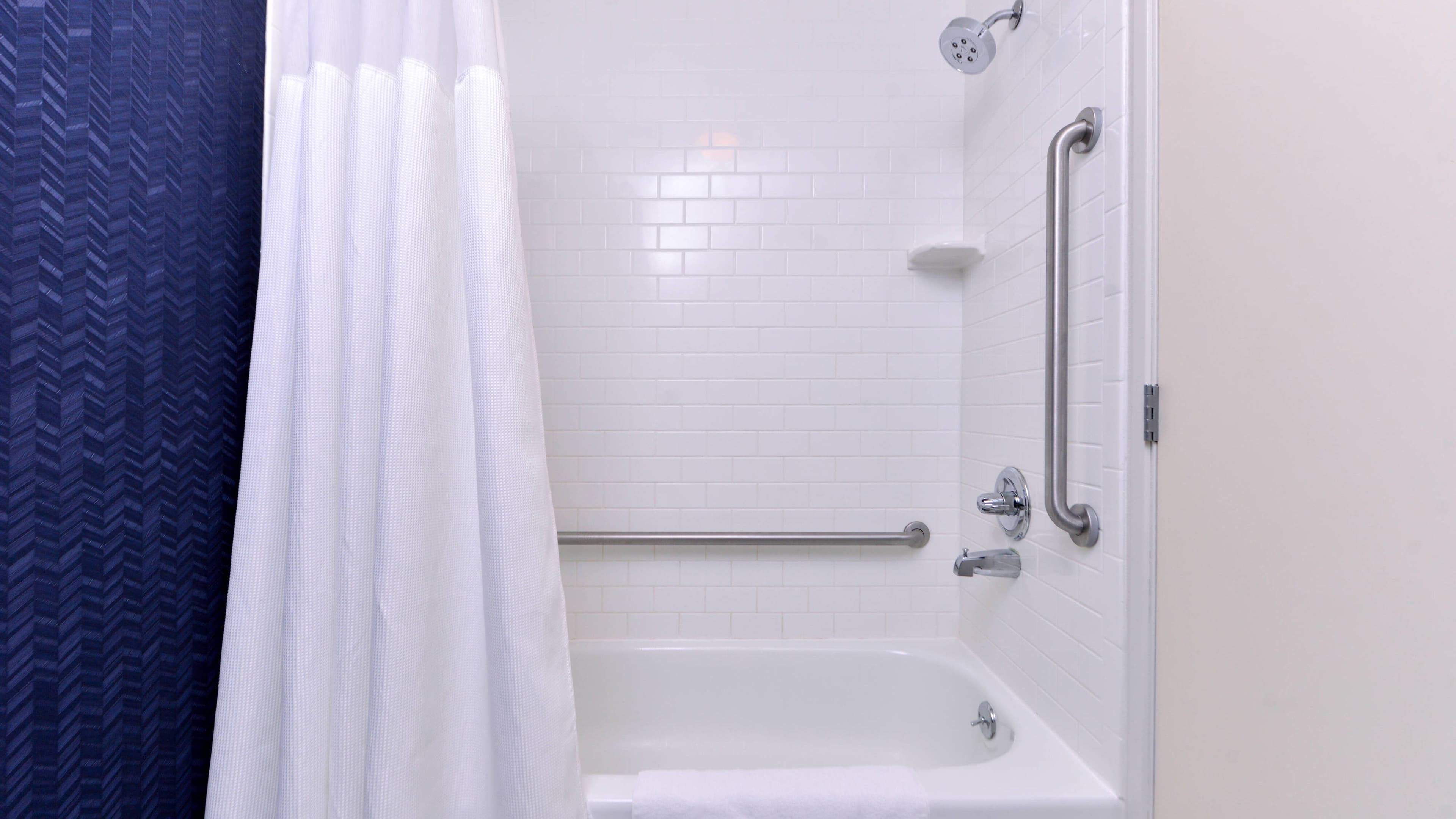 Fairfield Inn & Suites Beloit — 10
