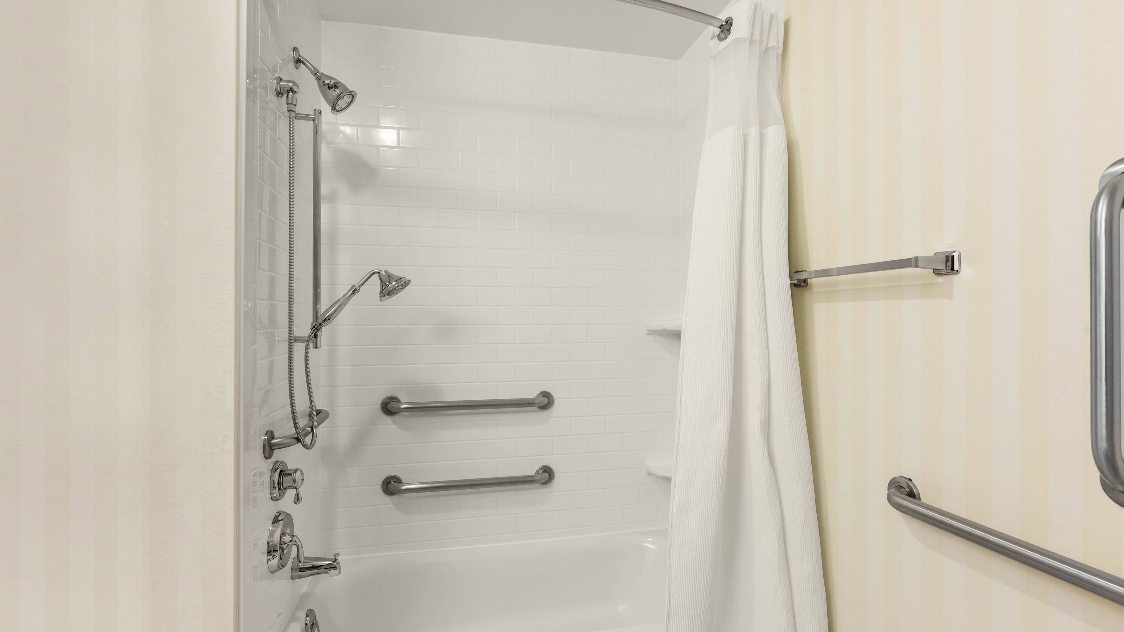 Fairfield Inn & Suites Rockford — 15