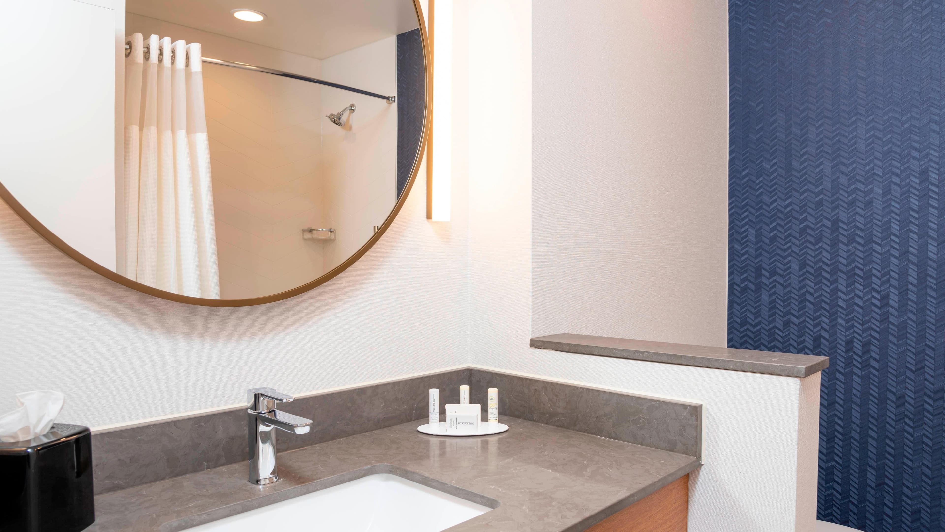 Double Queen Guest Room - Image 5