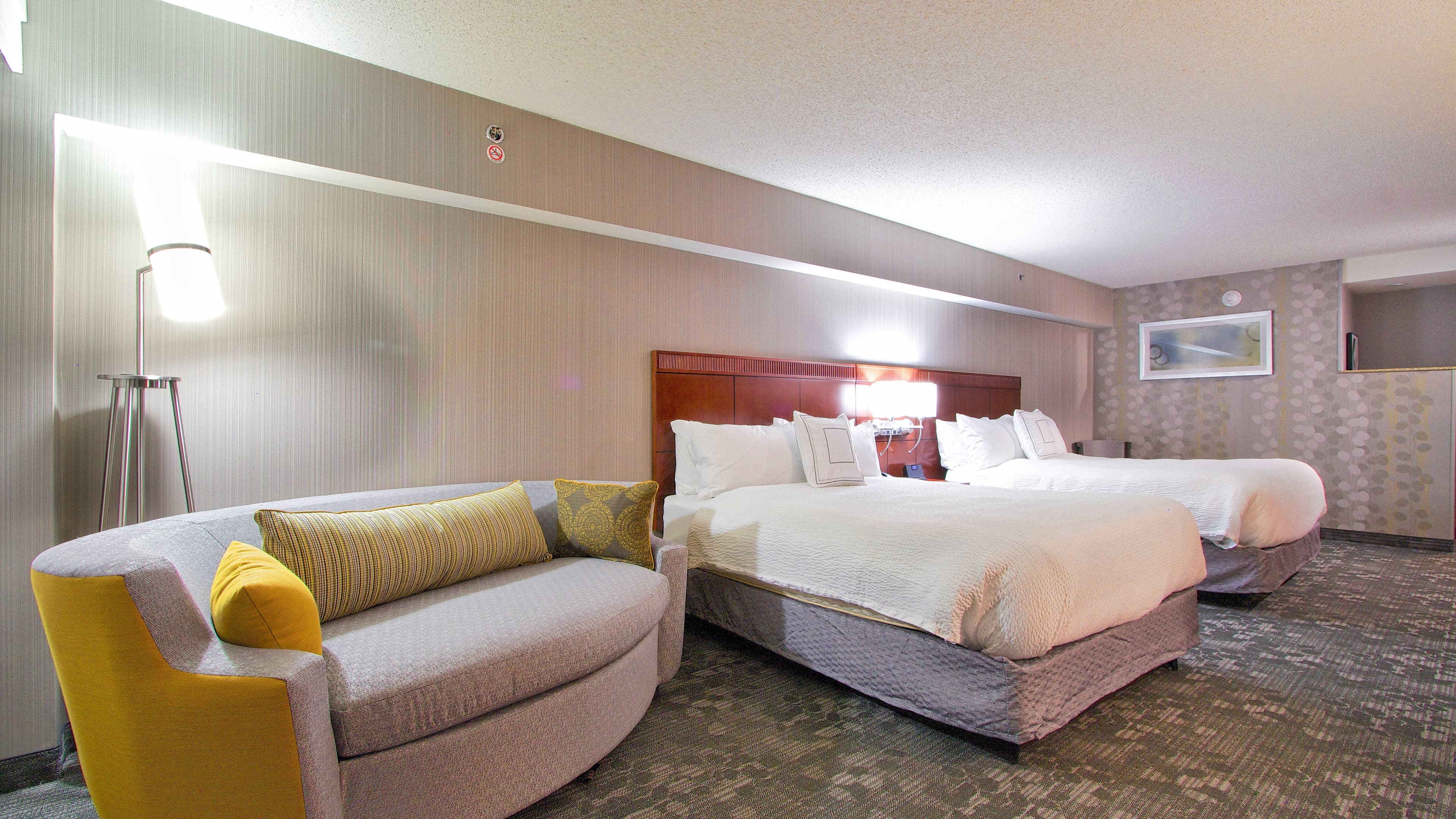 Courtyard Blacksburg - Image 2