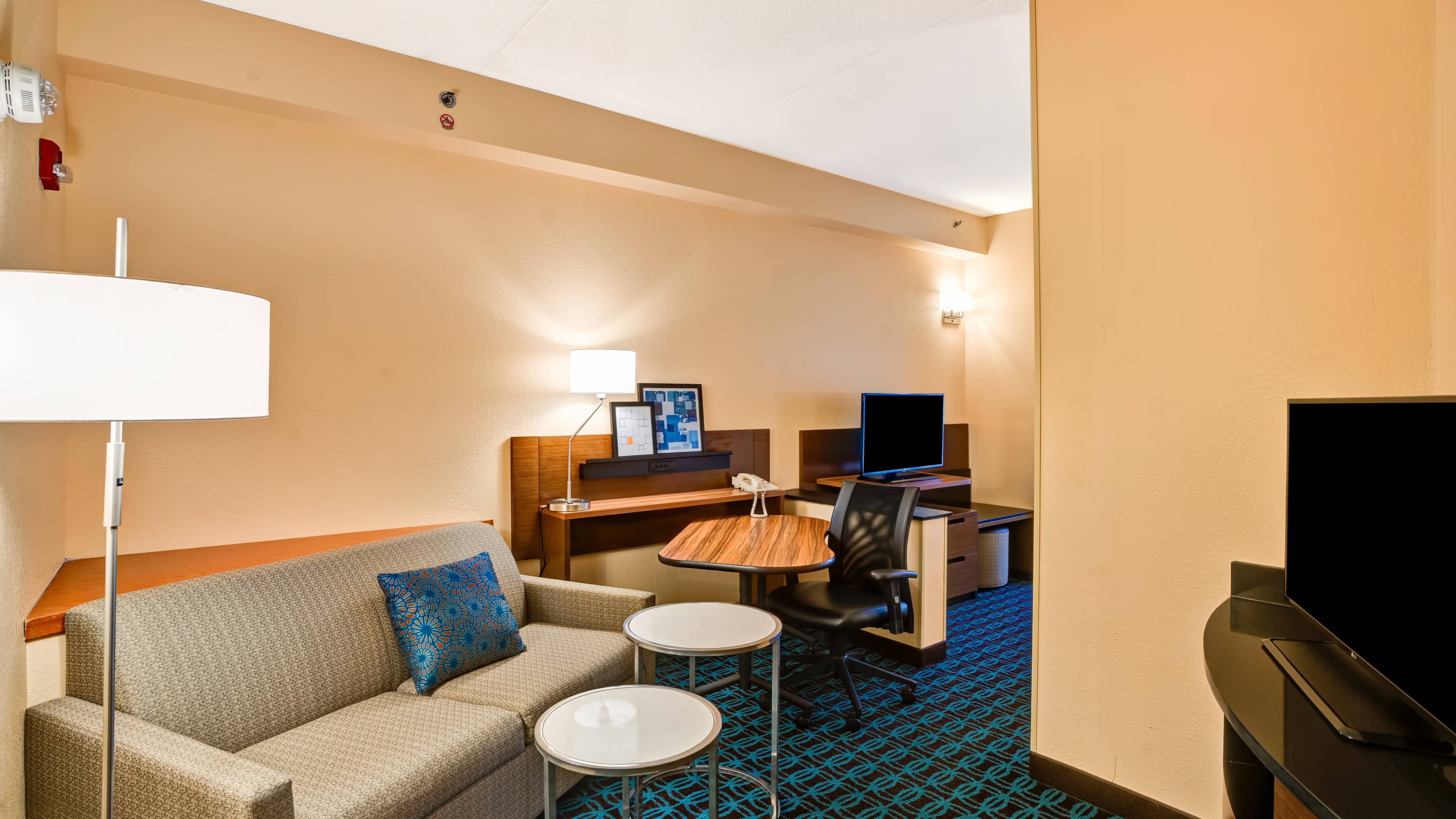 Fairfield Inn & Suites Christiansburg - Image 2