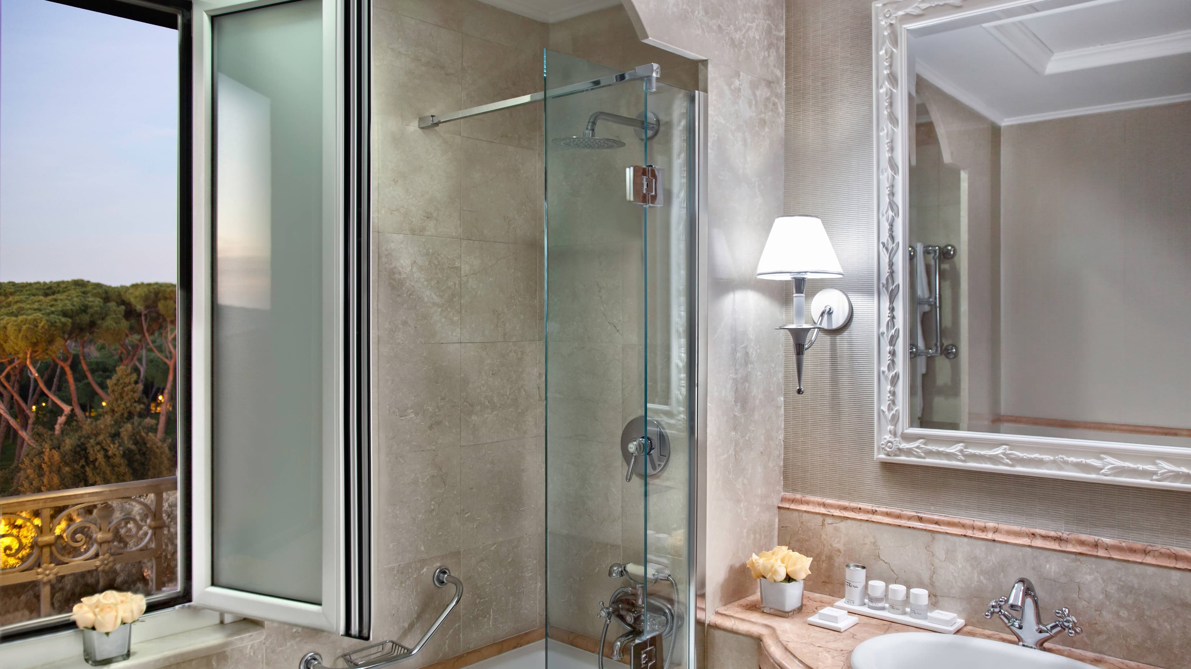 Rome Marriott Grand Hotel Flora - Image 5