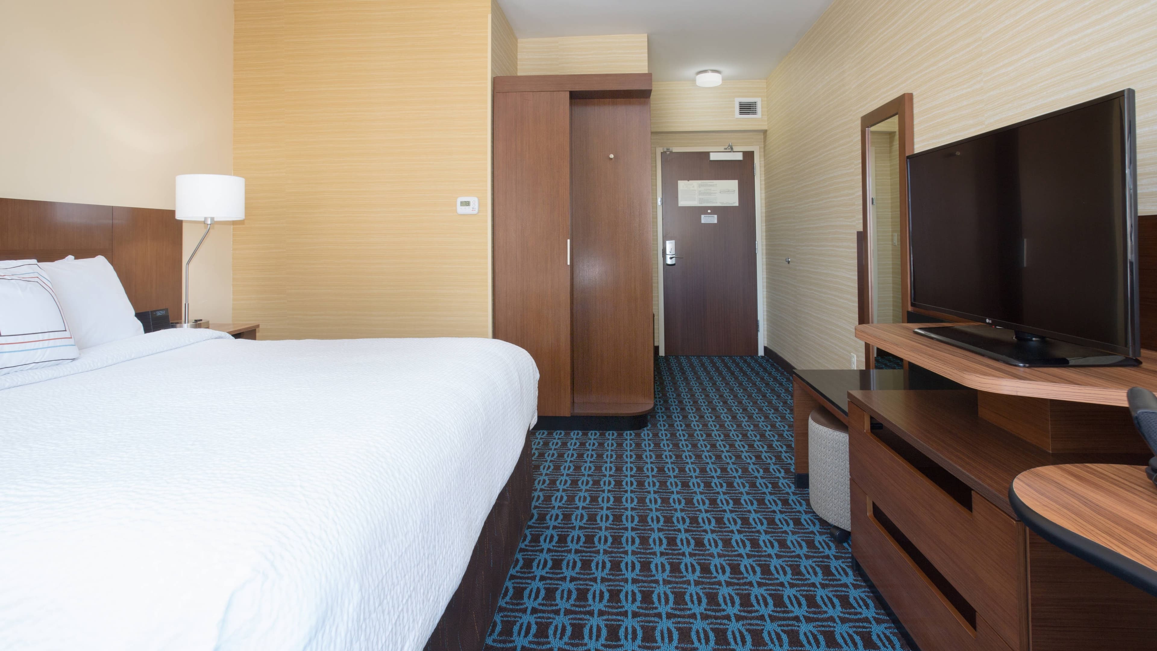 Fairfield Inn & Suites Burlington - Image 2